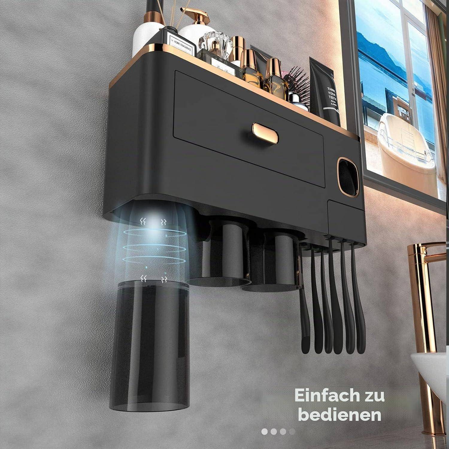 An der Wand angebrachter schwarzer Badorganizer mit Flaschen und Zahnbürsten, zeigt einen transparenten ausziehbaren Spender und den Text „Einfach zu bedienen