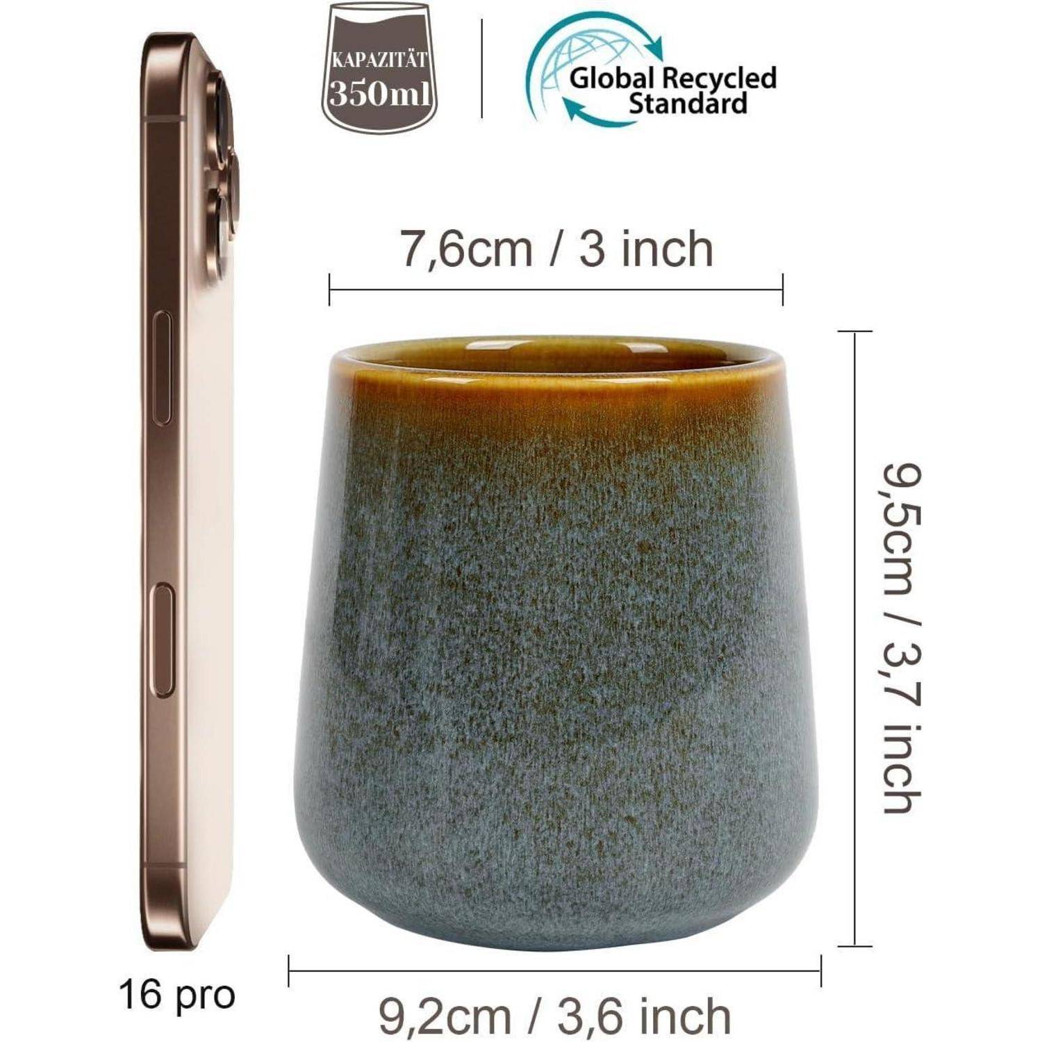 Abbildung eines 350 ml Bechers für iPhone 16 Pro, mit Abmessungen von 7,6 cm Breite, 9,5 cm Höhe und 9,2 cm Basisdurchmesser, mit recyceltem Standard-Logo.