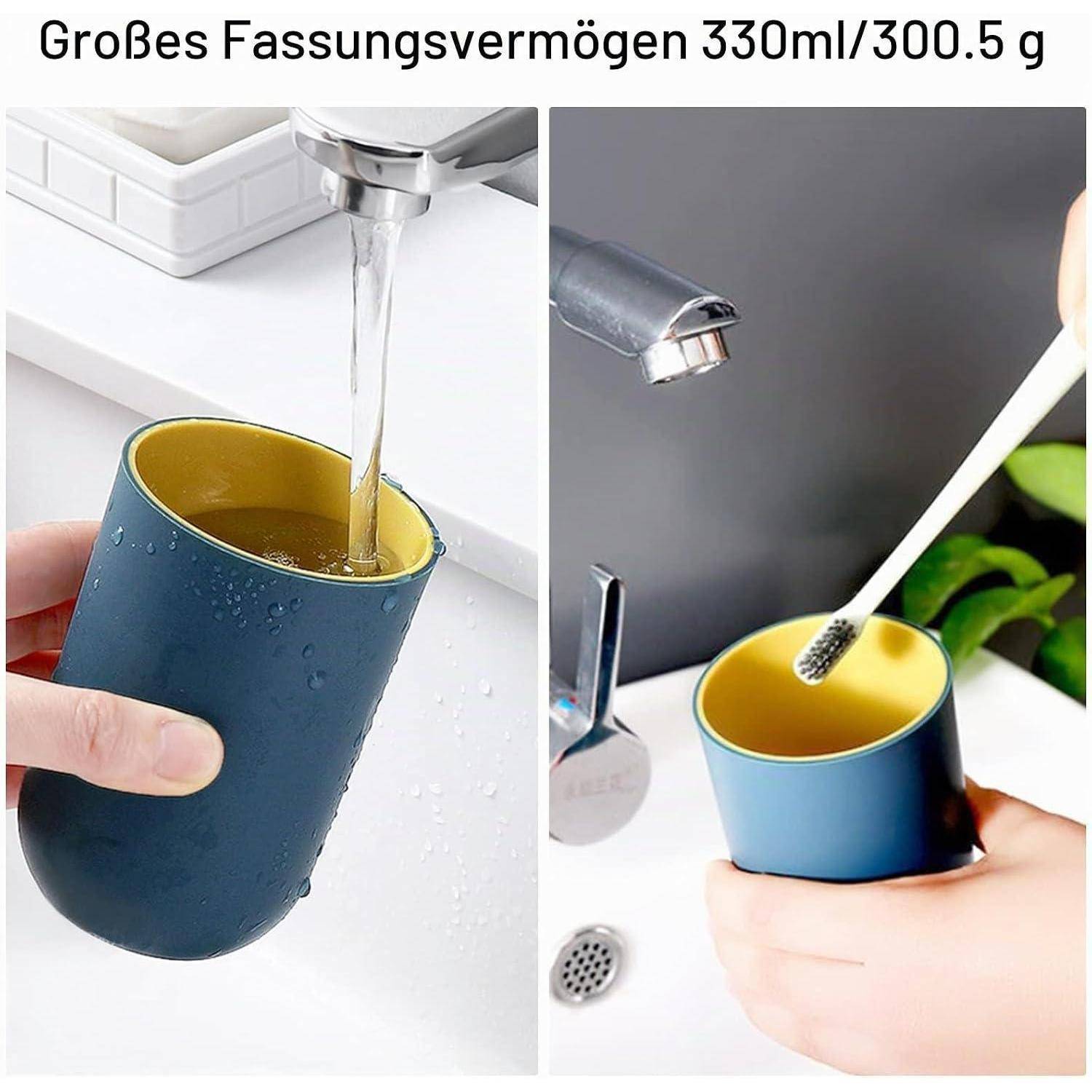 Geteiltes Bild, das zeigt, wie ein blau-gelber Becher mit Wasser gefüllt wird und dann zum Ausspülen einer Zahnbürste verwendet wird; der Text besagt „Großes Fassungsvermögen 330ml/300.5 g