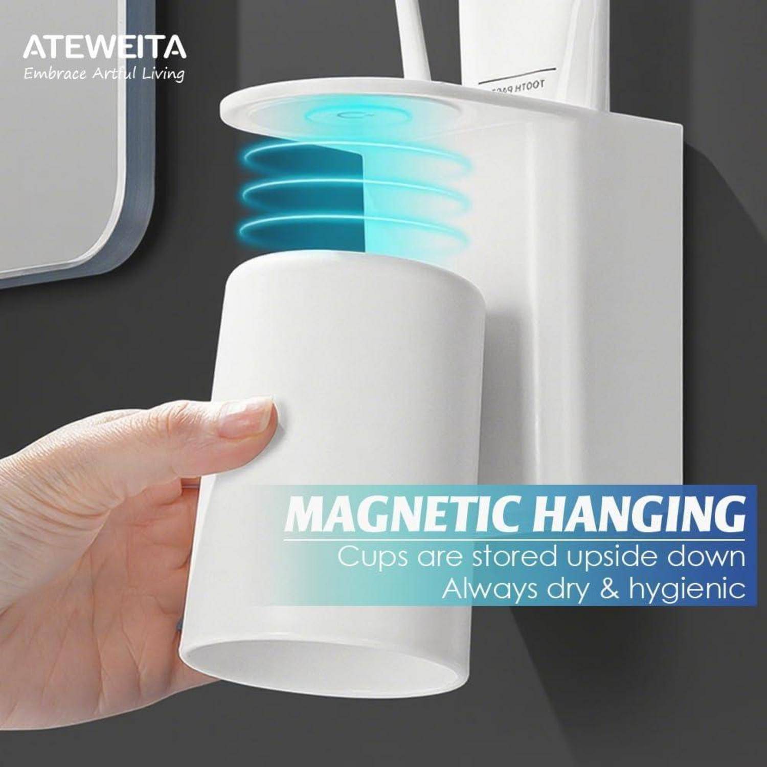Hand, der eine weiße magnetische, an der Wand montierte Tassenhalter mit einer umgekehrt gelagerten Tasse hält; Text besagt „MAGNETISCHE AUFHÄNGUNG