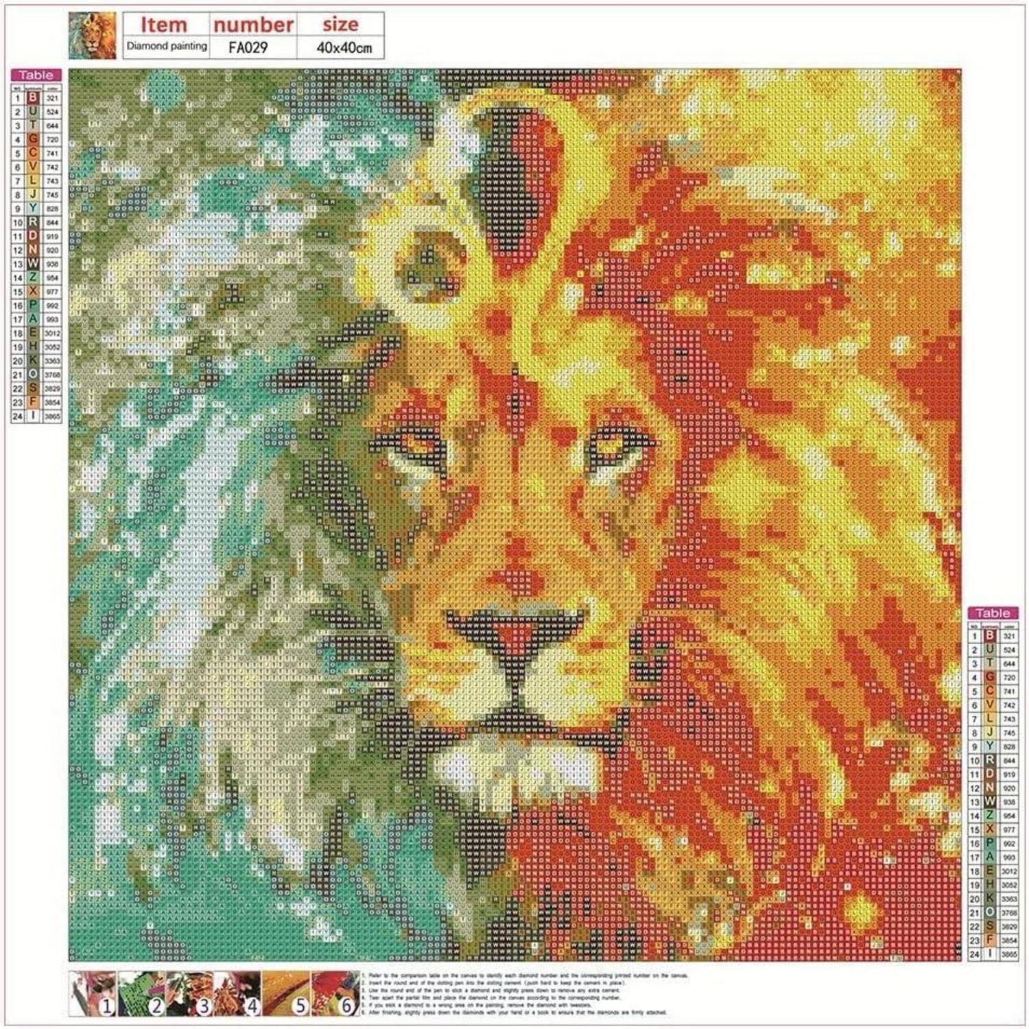 Bunte Diamantmalerei eines Löwengesichts, aufgeteilt in grün und rotgelben Tönen, Artikel FA029, Größe 40x40cm.
