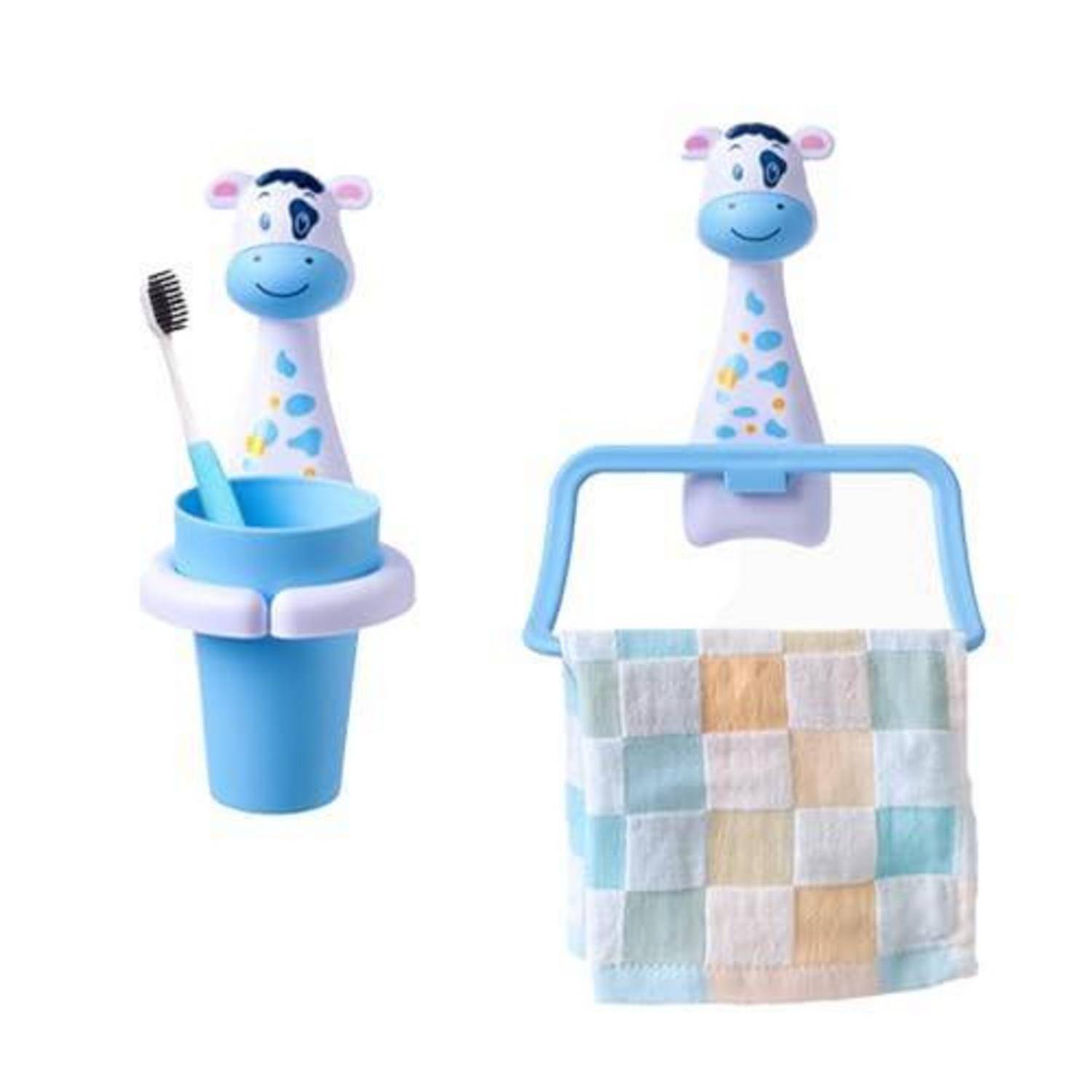 Blaue giraffenförmige Badezimmerhalter: einer hält eine Zahnbürste in einem Becher, der andere ein Handtuch in einem an der Wand angebrachten Gestell.