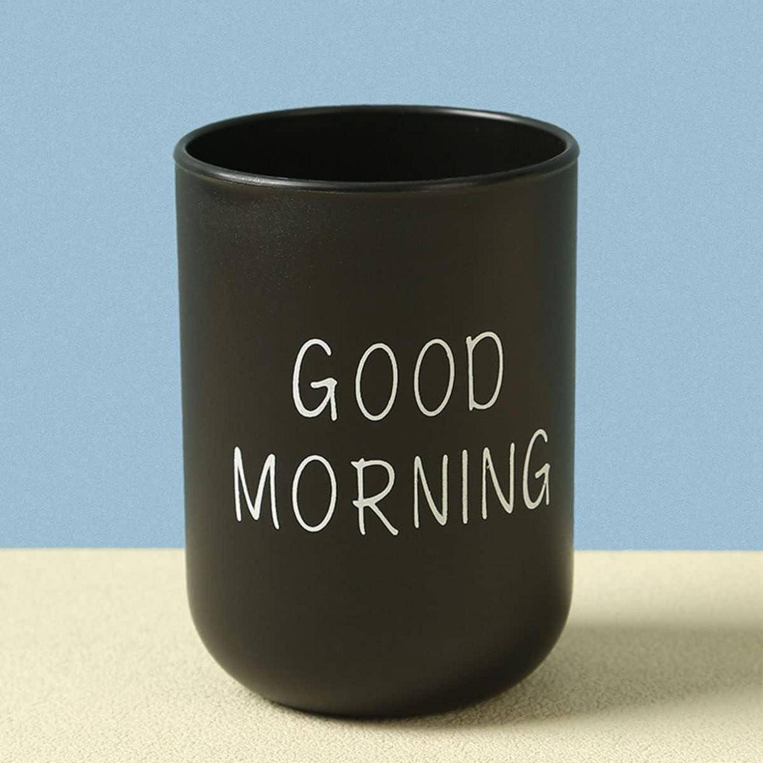 Schwarze Tasse mit 