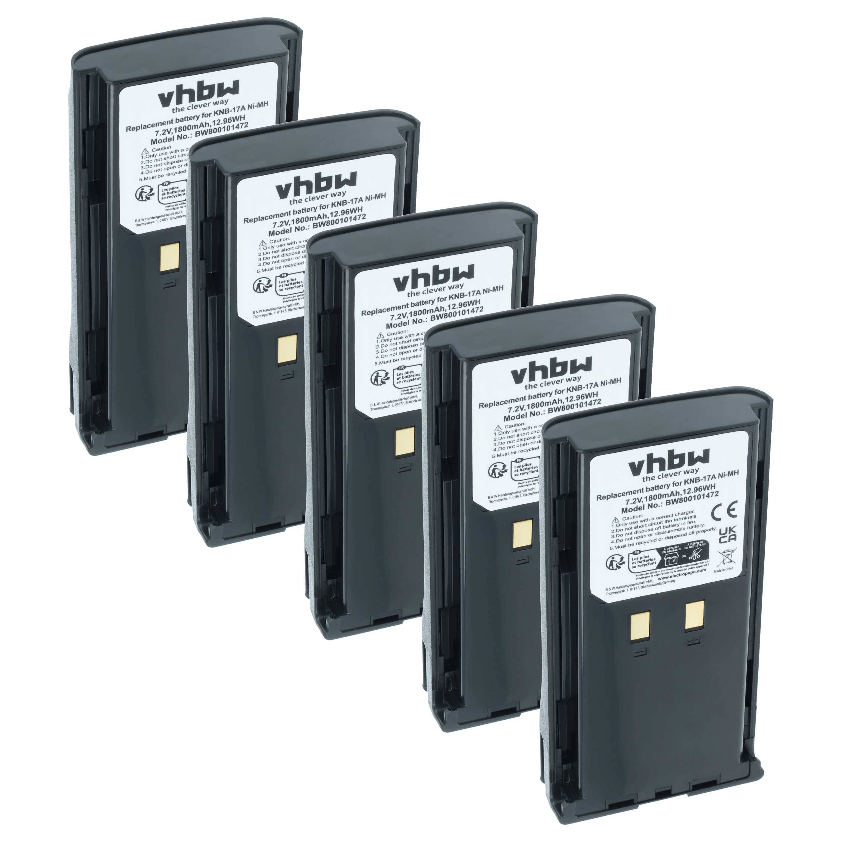 Fünf schwarze wiederaufladbare VHBW-Batteriesätze in versetzter Reihe auf weißem Hintergrund angeordnet.