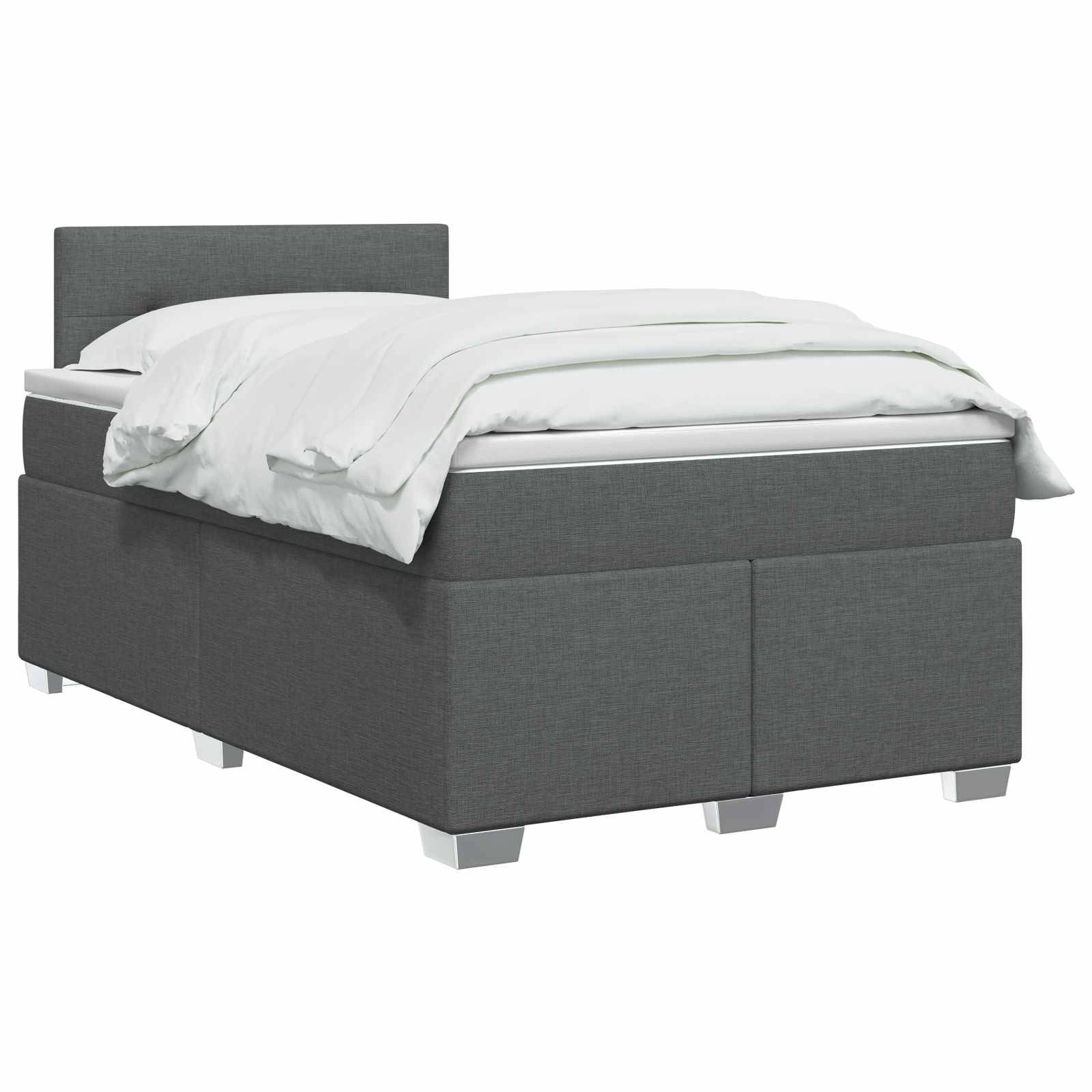 Grau gepolstertes Bett mit weißer Bettwäsche auf weißem Hintergrund.