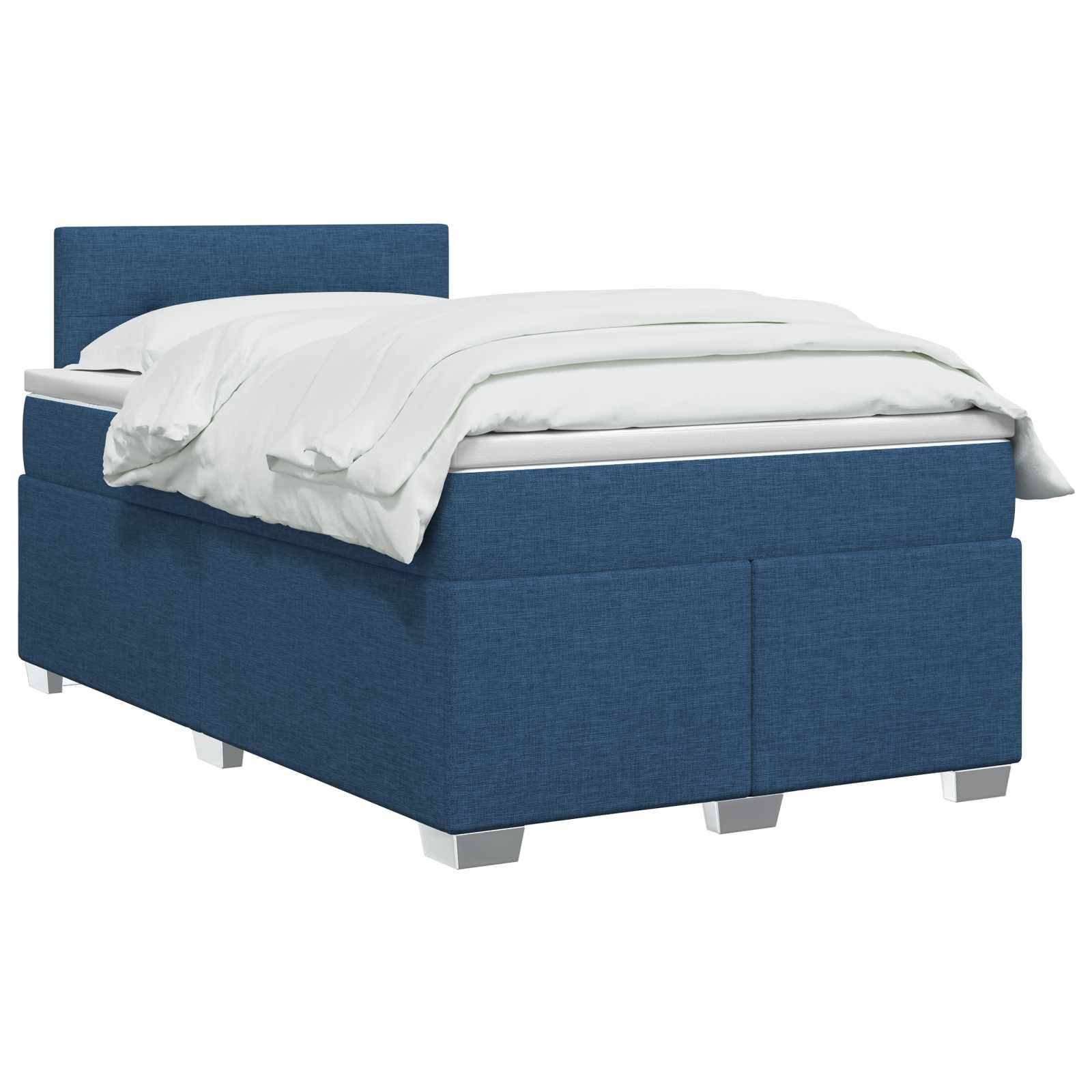 Blaugepolstertes Einzelbett mit weißer Bettwäsche auf weißem Hintergrund