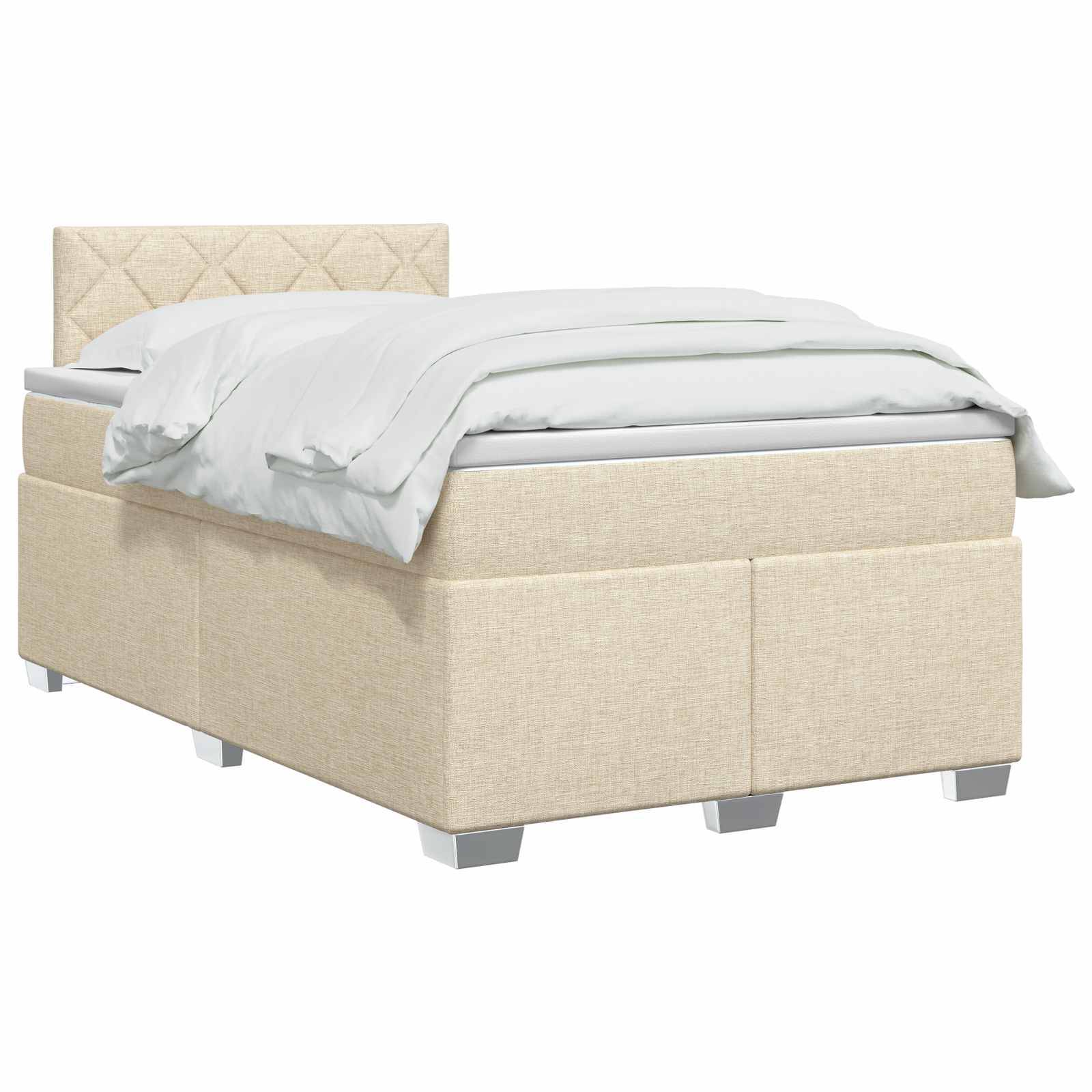 Beiges Einzelbett mit gestepptem Kopfteil und weißer Bettwäsche auf weißem Hintergrund.