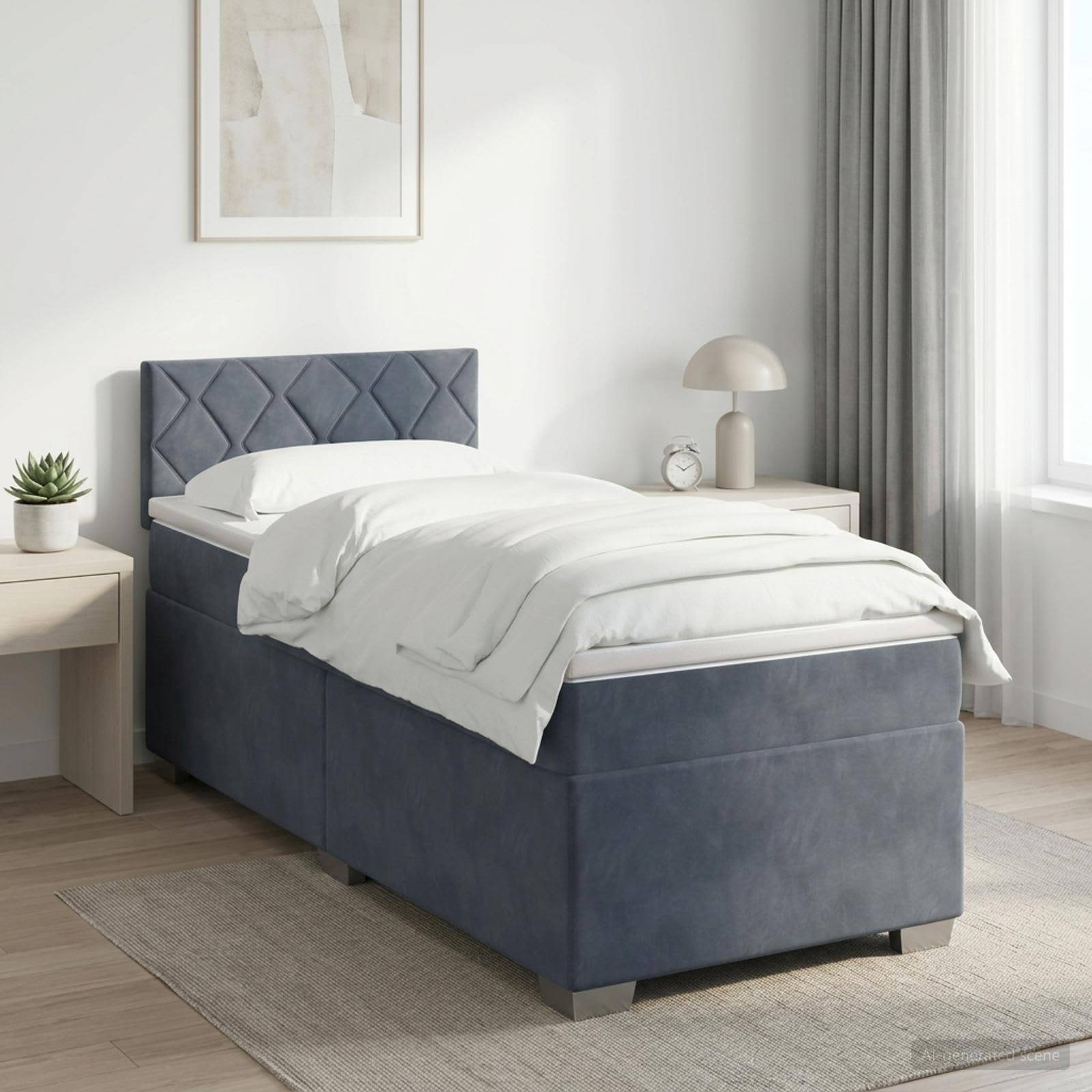 Blaues gepolstertes Einzelbett mit weißer Bettwäsche in einem hellen minimalistischen Schlafzimmer, flankiert von Nachttischen, Lampe, Pflanze und Fenstervorhängen.