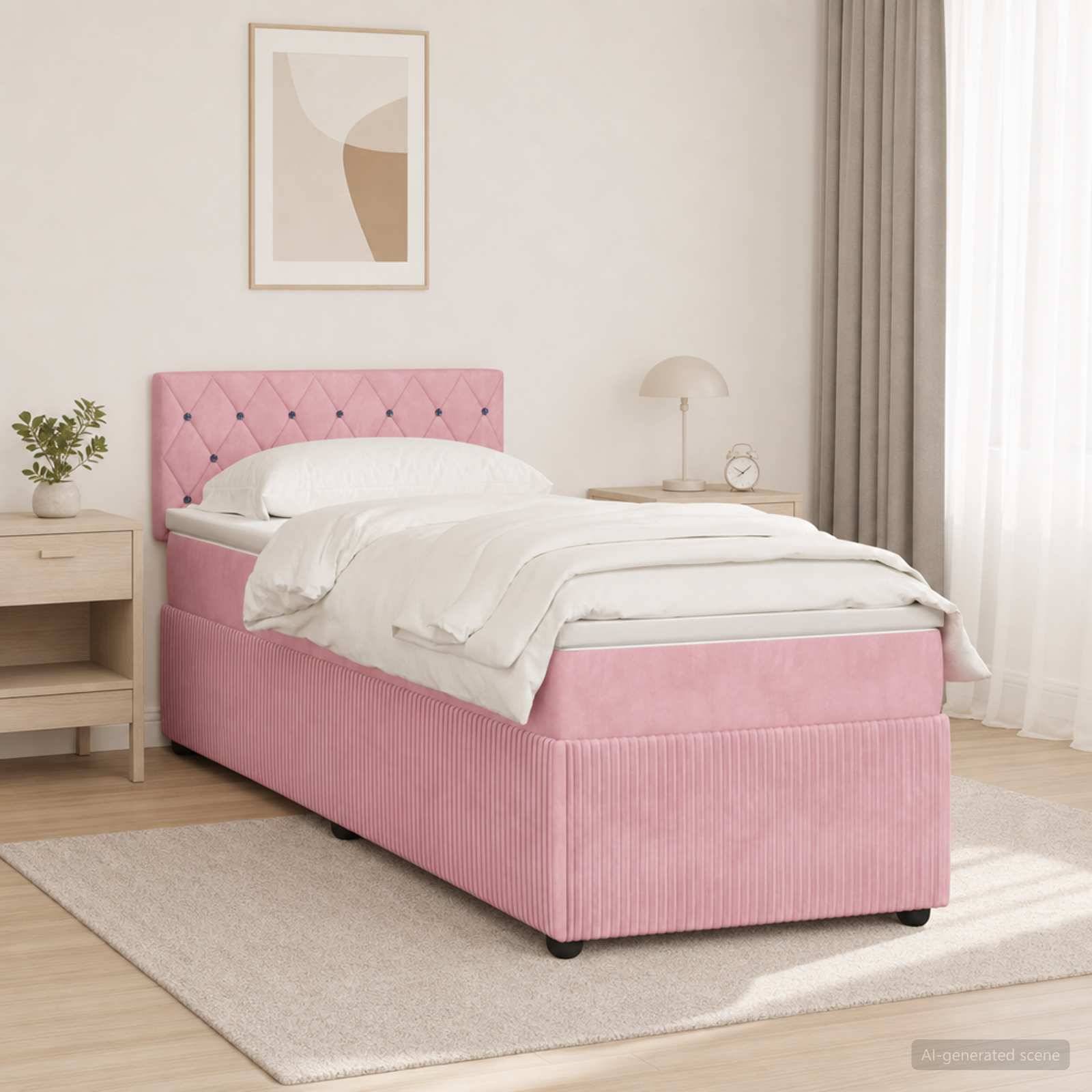 Rosa gepolstertes Einzelbett in einem hellen, minimalistischen Schlafzimmer mit weißer Bettwäsche, Nachttischen, Lampe und gerahmter Wandkunst.