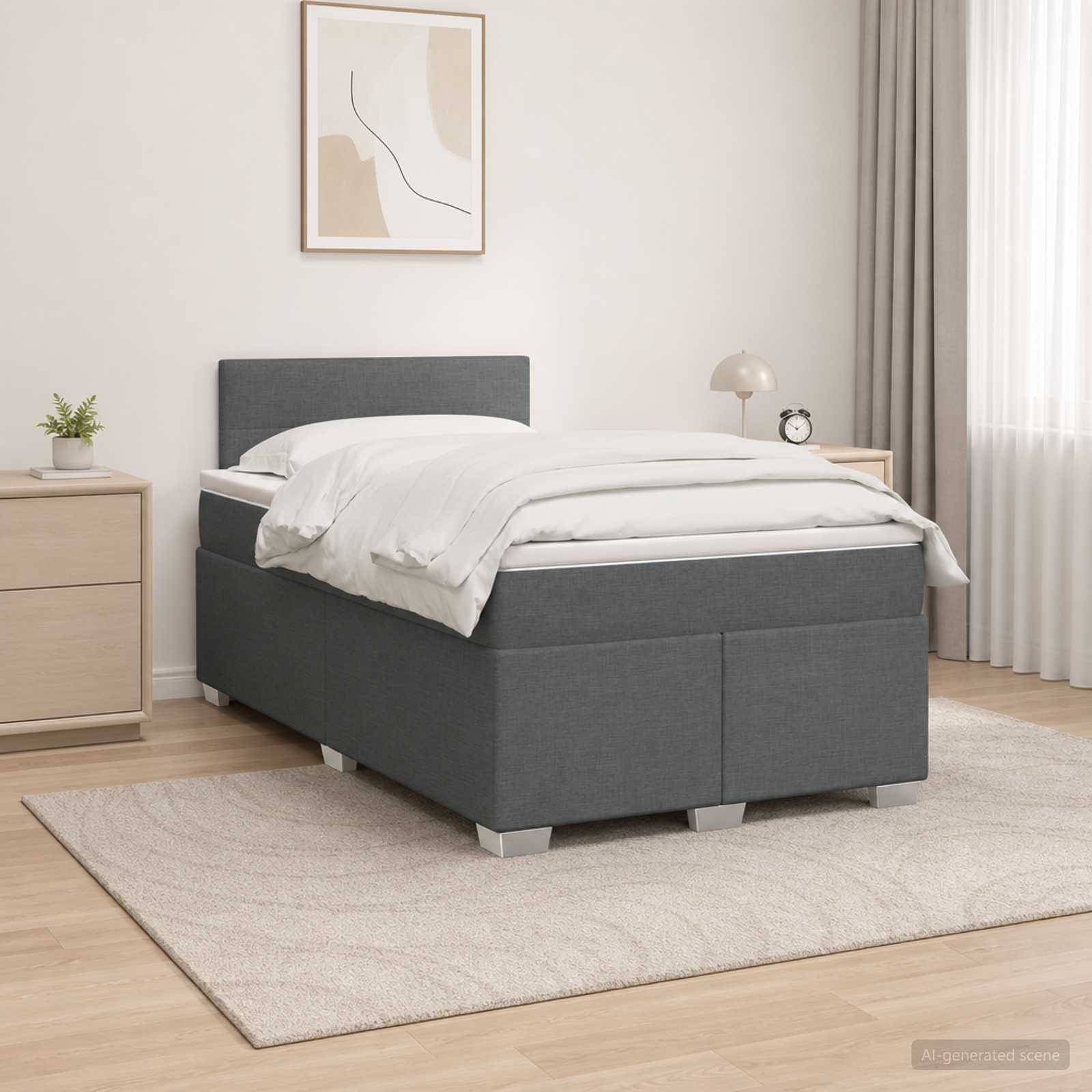 Grau gepolstertes Bett mit weißer Bettwäsche in einem minimalistischen Schlafzimmer, gezeigt mit Nachttisch, Lampe, Teppich, Vorhängen und gerahmter Wandkunst.