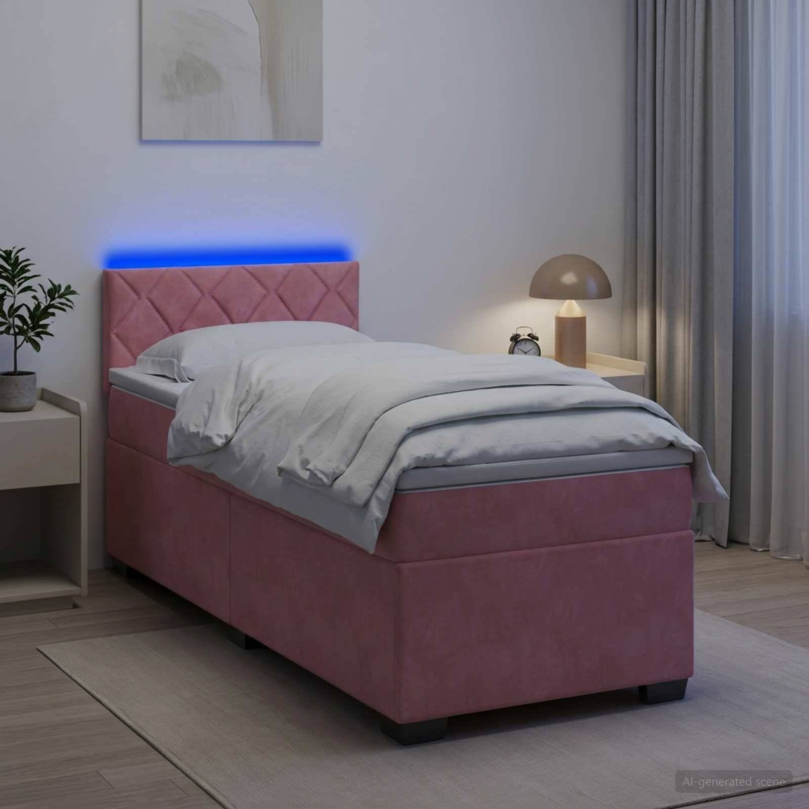 Modernes Schlafzimmer mit rosa gepolstertem Bett, weißer Bettwäsche, blau beleuchtetes Kopfteil, Nachttischlampe, Pflanze und Vorhänge.