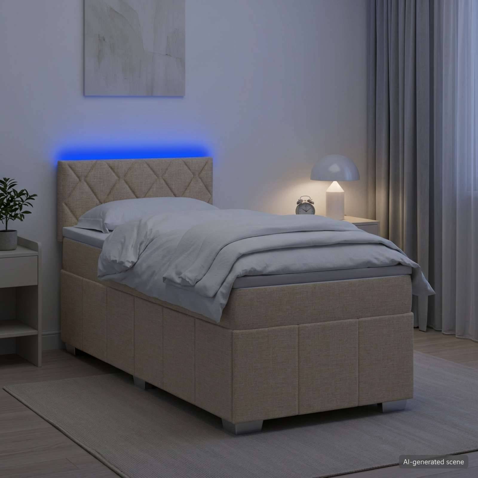 Modernes Schlafzimmer mit einem einzelnen gepolsterten Bett, beleuchtet durch ein blaues LED-Kopfleuchten-Licht, grauer Bettwäsche, Nachttischlampe, Vorhängen und einer kleinen Pflanze.