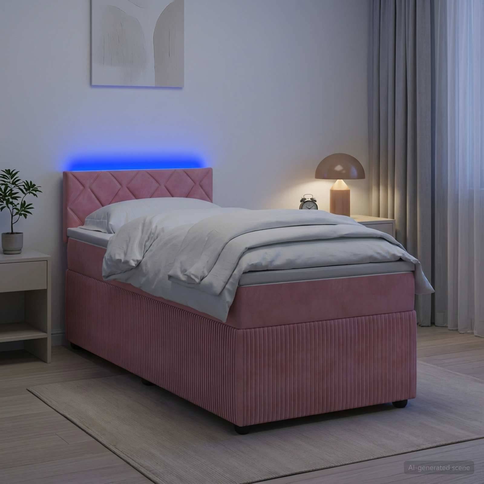 Modernes rosafarbenes Polsterbett für eine Person mit weißer Bettwäsche, blauer LED-Kopfleuchte, Nachttischlampe, Vorhängen und Teppich in einem minimalistischen Schlafzimmer.