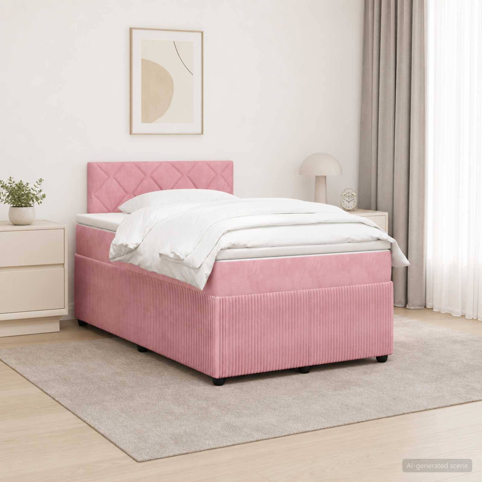 Pinkgepolstertes Einzelbett mit weißer Bettwäsche in einem minimalistischen Schlafzimmer, neben einem Nachttisch, einer Lampe und einem gerahmten Wandbild.