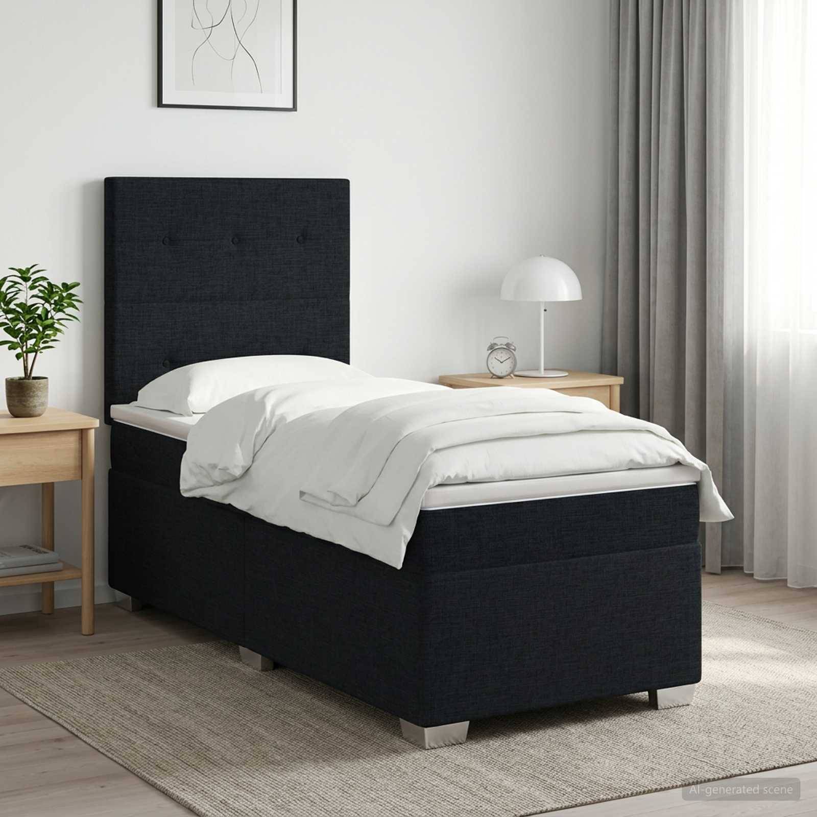 Modernes Schlafzimmer mit einem dunkel gepolsterten Einzelbett, weißer Bettwäsche, Nachttischen, Lampe, Pflanze und transparenten Vorhängen bei weichem Tageslicht.