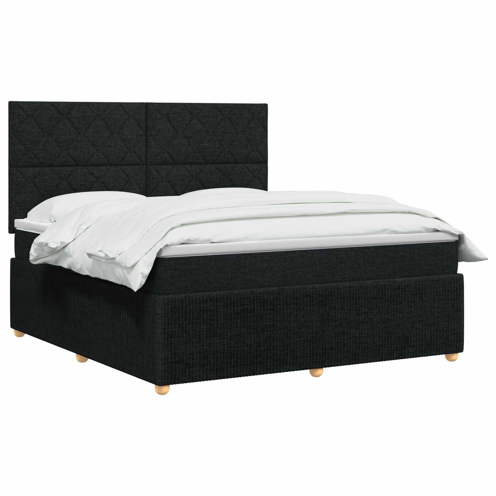 Schwarzes, gepolstertes Bett mit gestepptem Kopfteil und weißer Bettwäsche auf einfachem weißem Hintergrund.