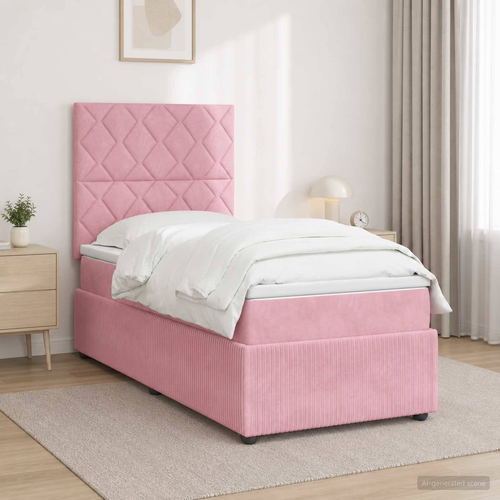 Rosa gepolstertes Einzelbett mit rautengestepptem Kopfteil und weißer Bettwäsche in einem hellen minimalistischen Schlafzimmer.