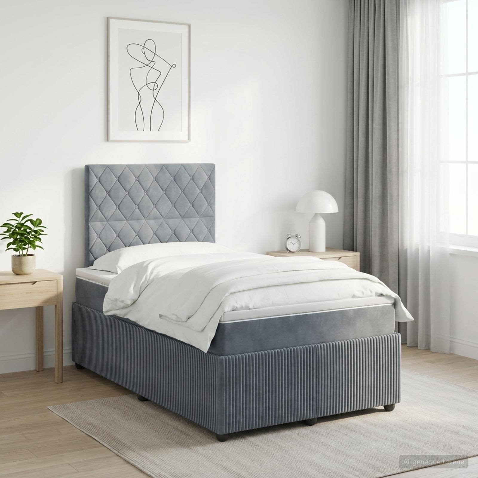 Ein ordentlich gemachtes grau gepolstertes Bett in einem hellen, minimalistischen Schlafzimmer mit Nachttischen, Lampe, Pflanze, Fenstergardinen und gerahmter Wandkunst.