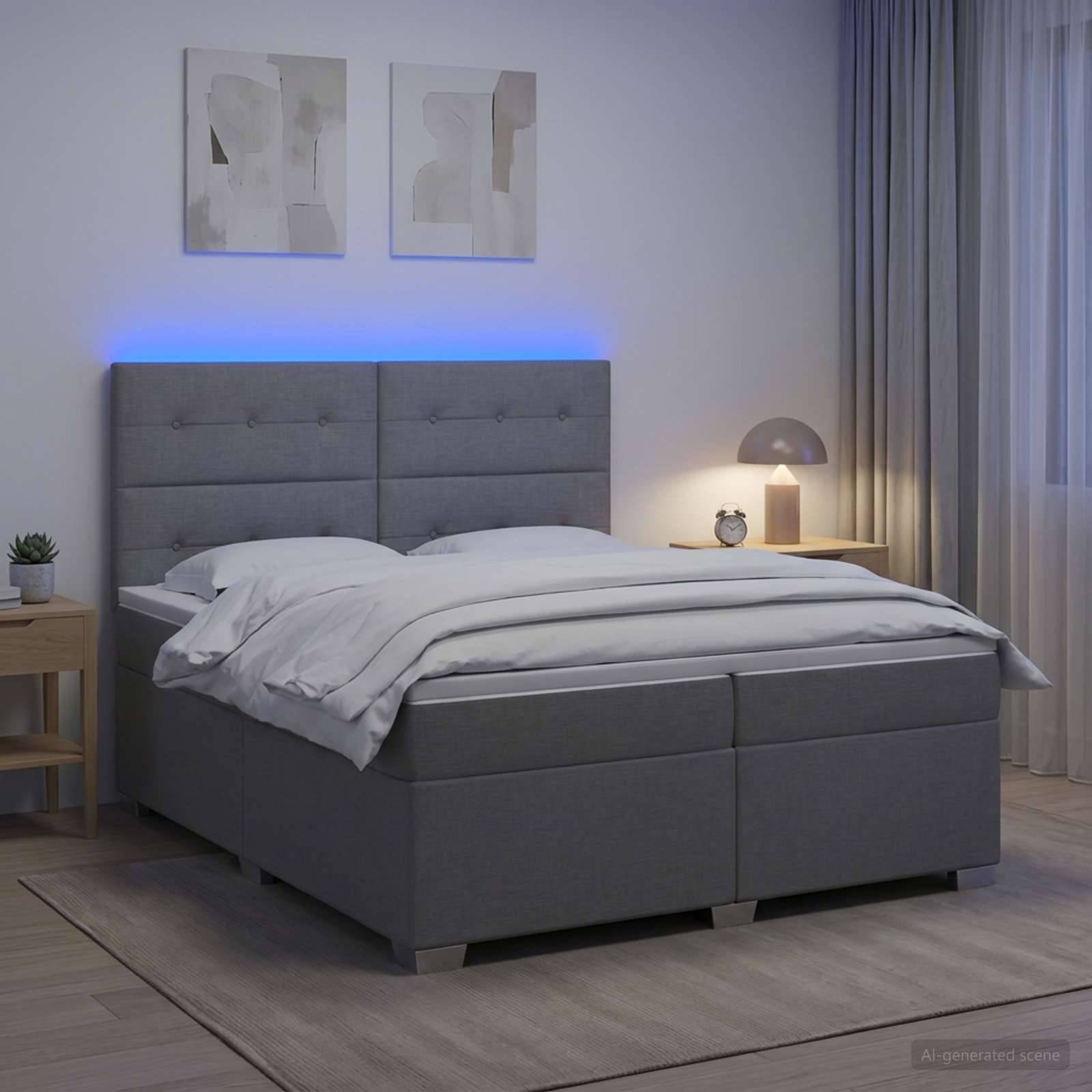 Modernes grau gepolstertes Bett mit weißer Bettwäsche in einem sanft beleuchteten Schlafzimmer, flankiert von einem Beistelltisch, einer Lampe und Vorhängen, mit abstrakter Wandkunst darüber.
