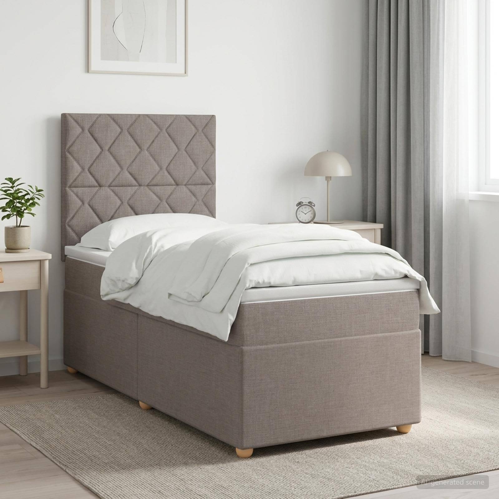 Ein sauber gemachtes, gepolstertes Einzelbett mit gestepptem Kopfteil, weißer Bettwäsche und passenden Nachttischen in einem hellen, modernen Schlafzimmer.