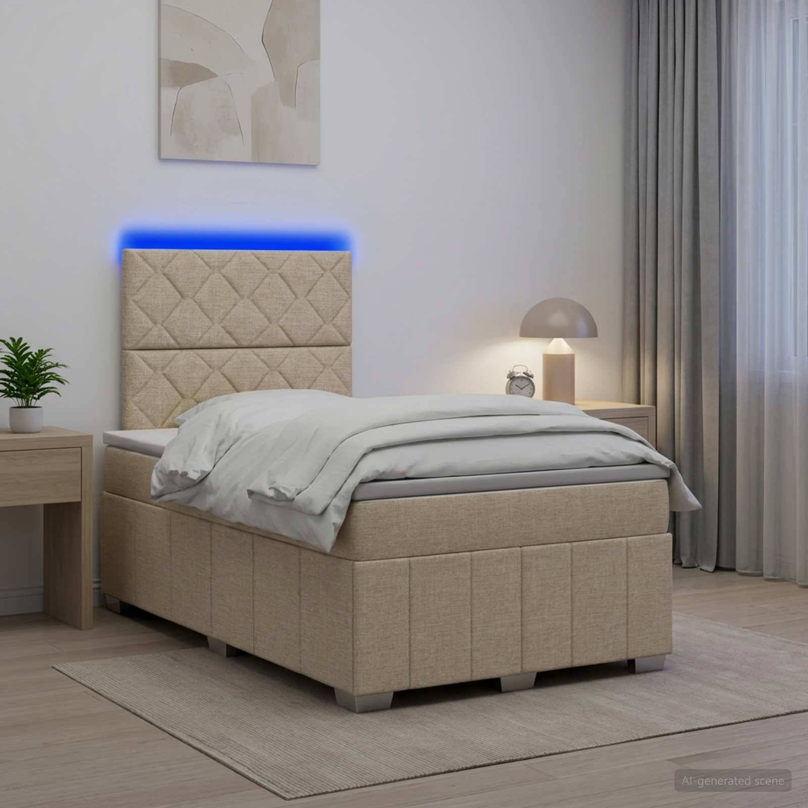 Modernes beiges gepolstertes Einzelbett in einem minimalistischen Schlafzimmer mit blauer LED-Kopfleuchten-Beleuchtung, Nachttisch, Lampe und Vorhängen.