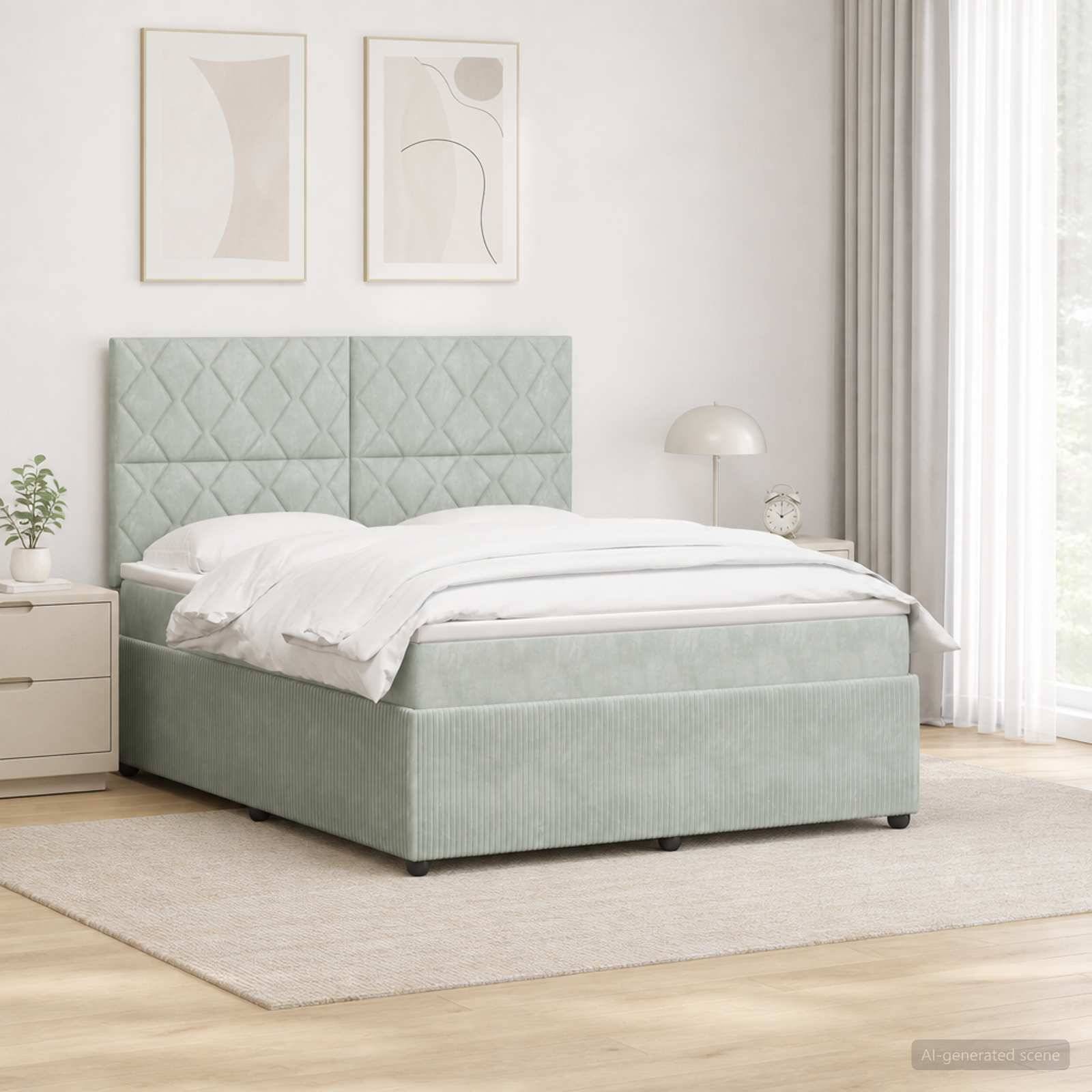 Mintgrünes Bett mit gepolstertem, gestepptem Kopfteil in einem hellen, minimalistischen Schlafzimmer mit weißer Bettwäsche, Nachttisch, Lampe und gerahmter Wandkunst.