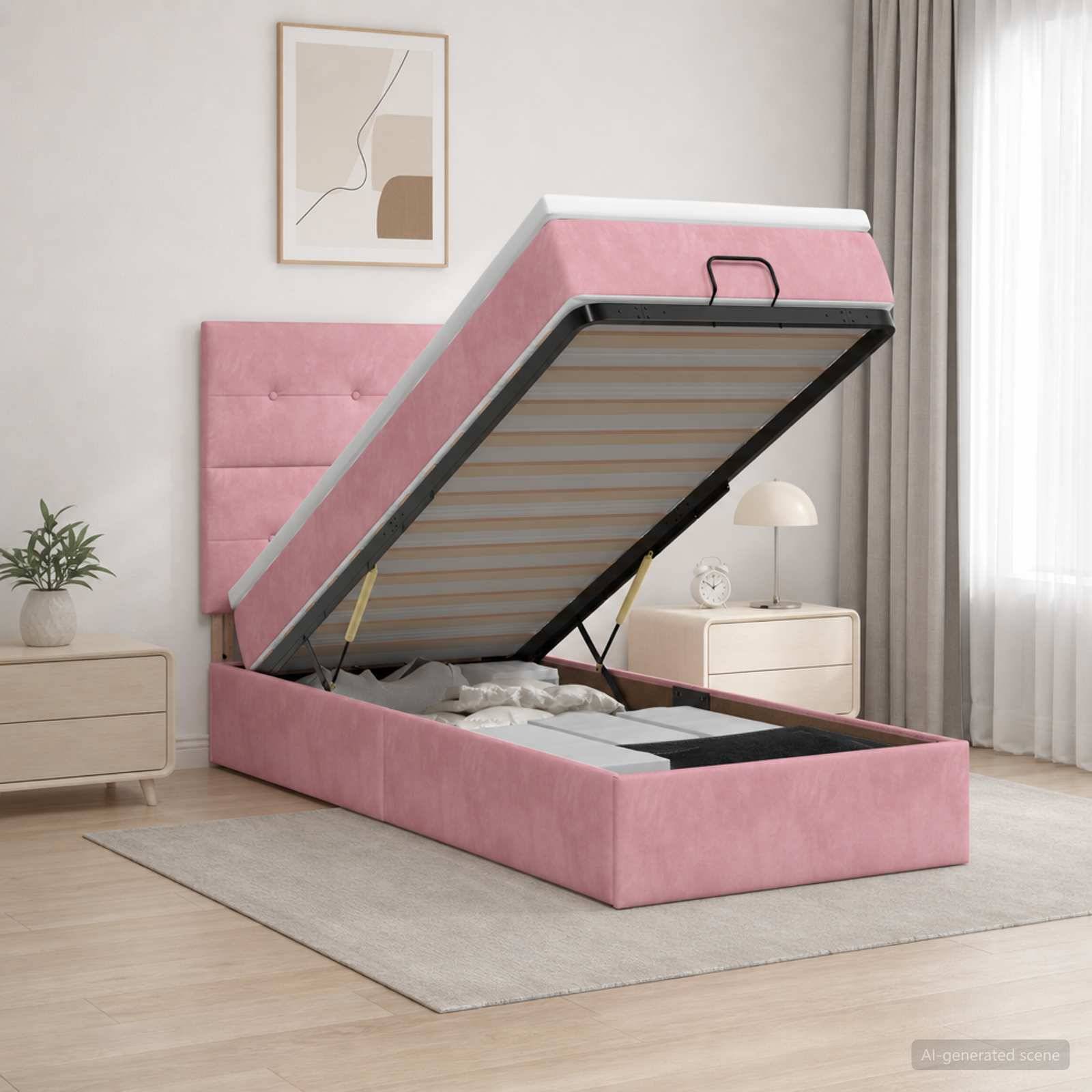 Rosa gepolstertes Speicherbett mit hochklappbarer Matratze, das Stauraum unter dem Bett offenbart, in einem hellen, modernen Schlafzimmer.
