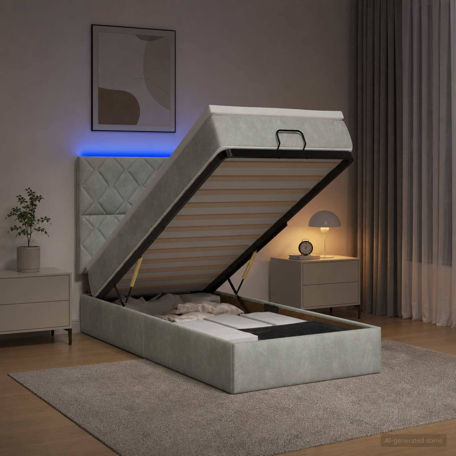 Modernes gepolstertes Bett mit Hebevorrichtung und Stauraum, offen in einem minimalistischen Schlafzimmer, zeigt die Matratzenunterlage, die durch hydraulische Träger angehoben wird.