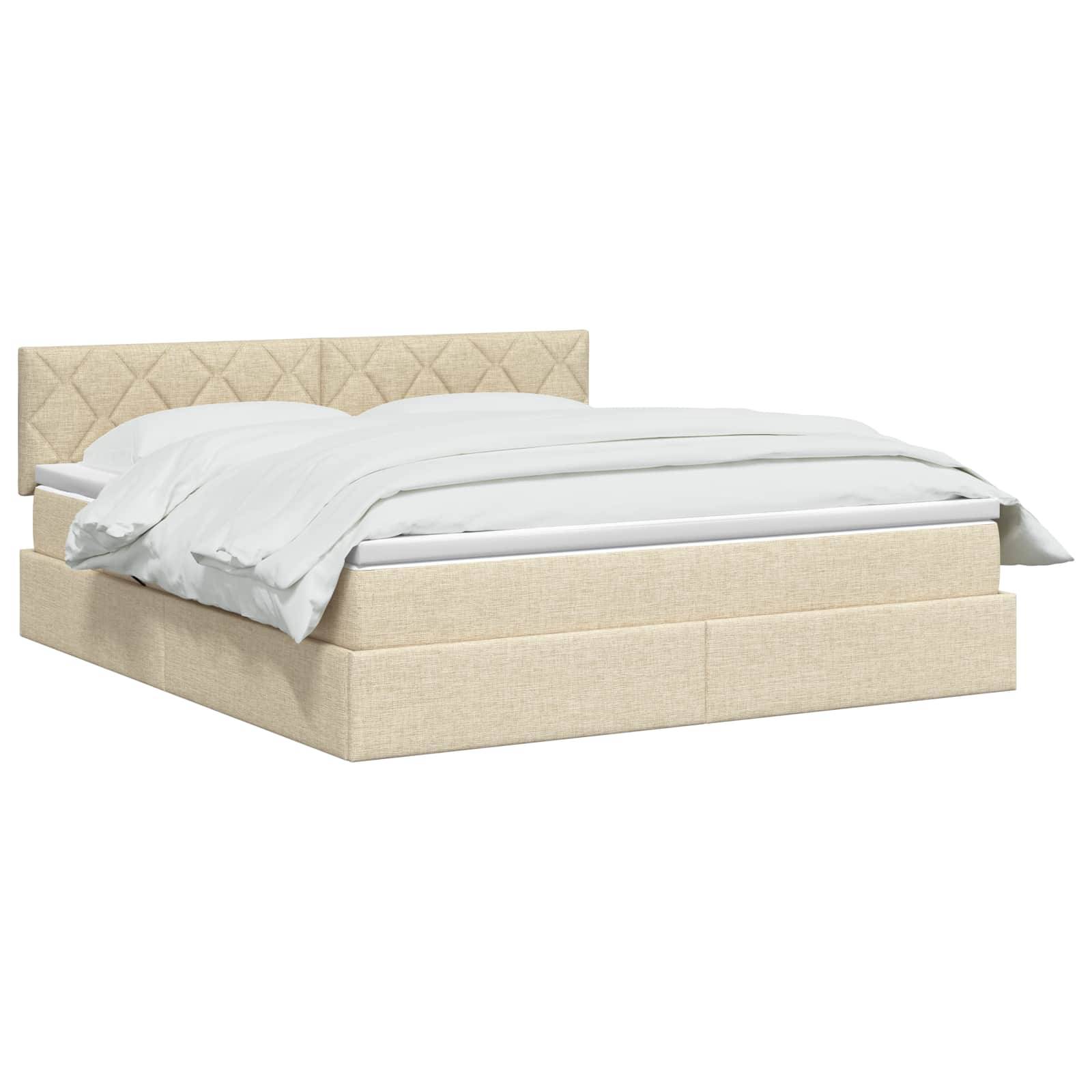 Beige gepolstertes Plattformbett mit gestepptem Kopfteil und weißer Bettwäsche auf einfachem weißem Hintergrund.