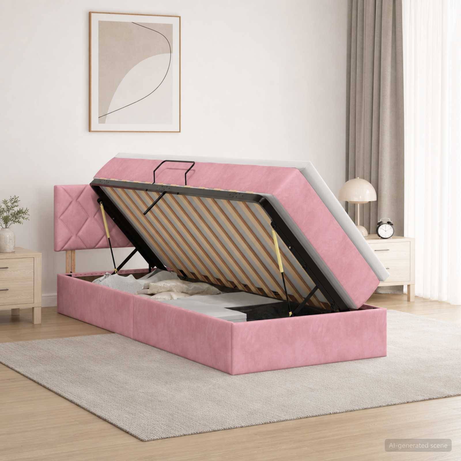 Rosa gepolstertes Bett mit Hubmechanismus und offener Stauraum-Kompartiment in einem hellen, minimalistischen Schlafzimmer.
