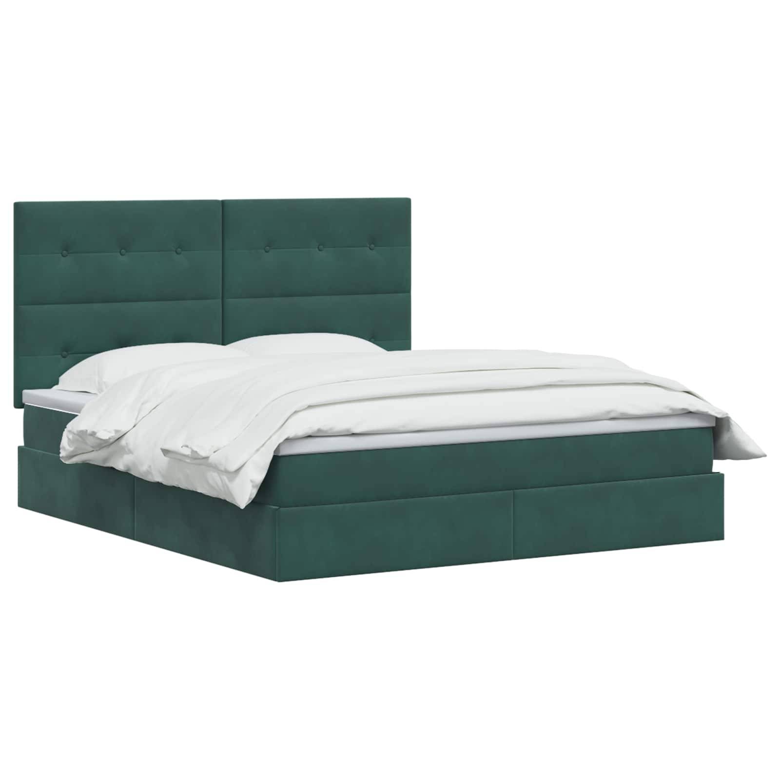 Grünes, gepolstertes Plattformbett mit hohem gepolstertem Kopfteil und weißer Bettwäsche auf schlicht weißem Hintergrund.