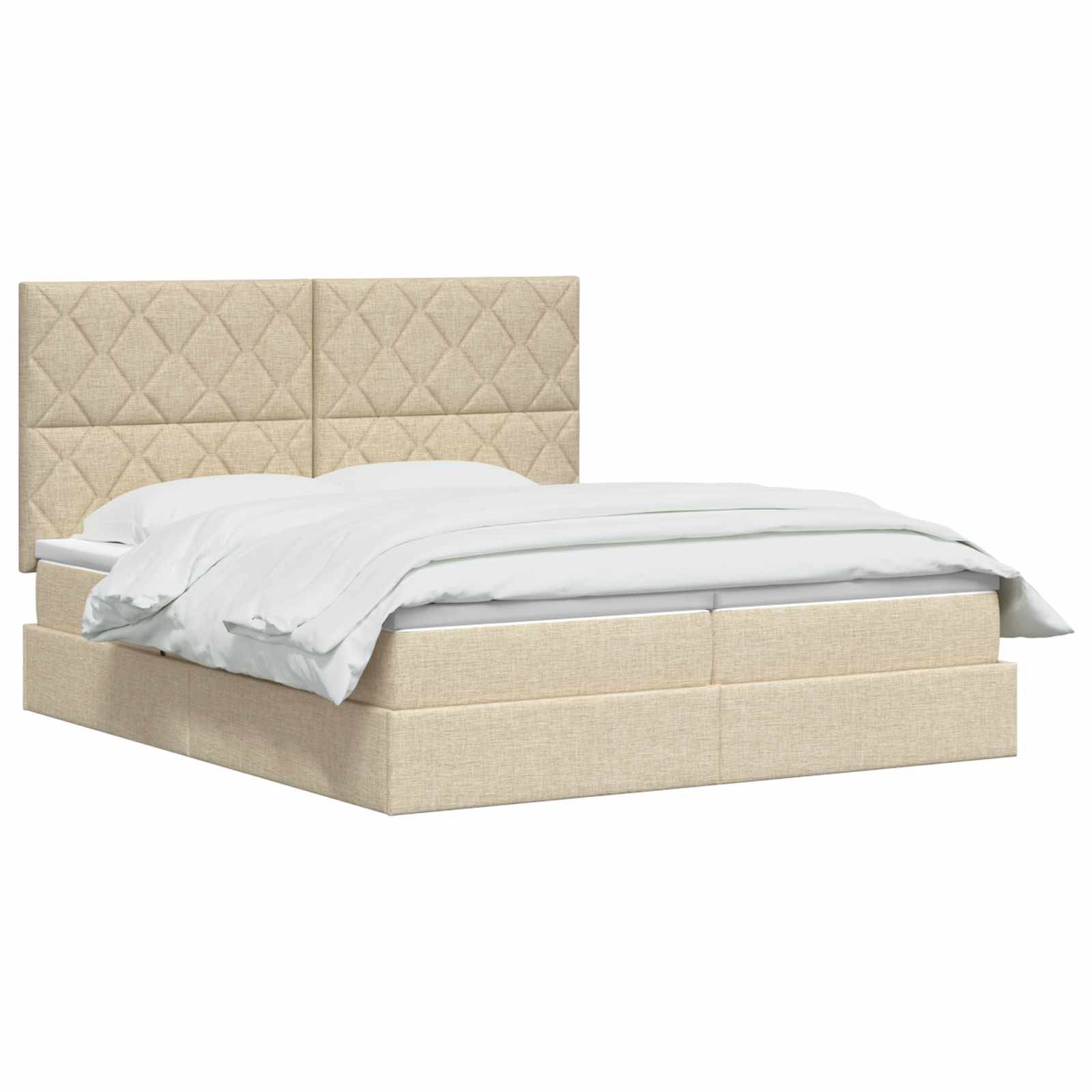 Beige gepolstertes Bett mit gestepptem Diamant-Kopfteil und weißer Bettwäsche auf niedriger Plattformbasis.