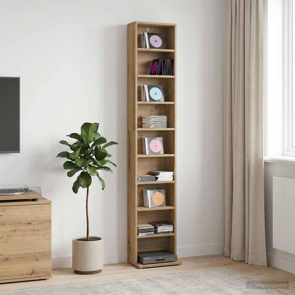 Hohes Holz-CD-/DVD-Regal mit bunten Discs und Büchern neben einer Topfpflanze in einem hellen Wohnzimmer.