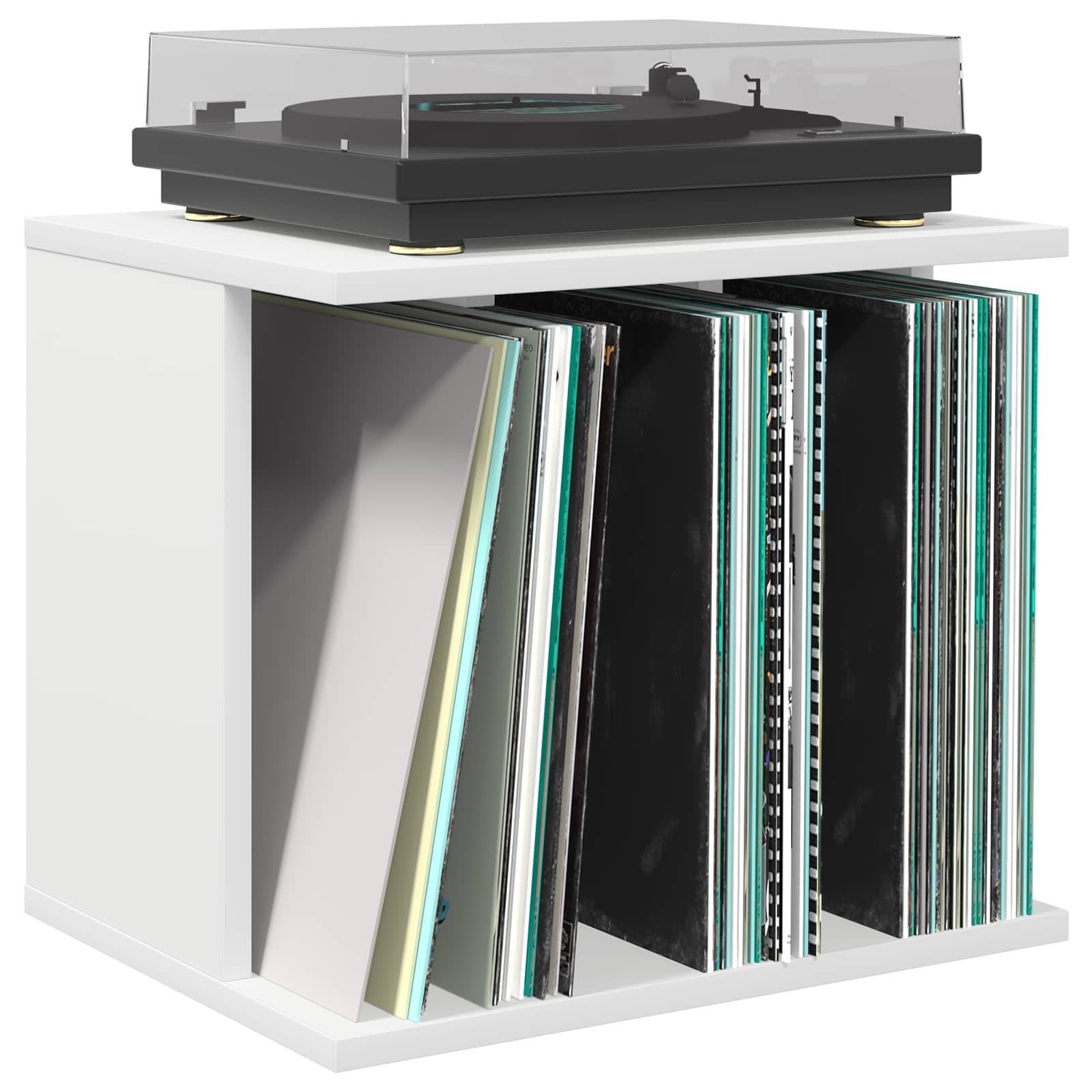 Weißer Plattenspeicherwürfel, der Schallplatten enthält, mit einem Plattenspieler oben drauf und einer transparenten Schutzhülle gegen Staub.