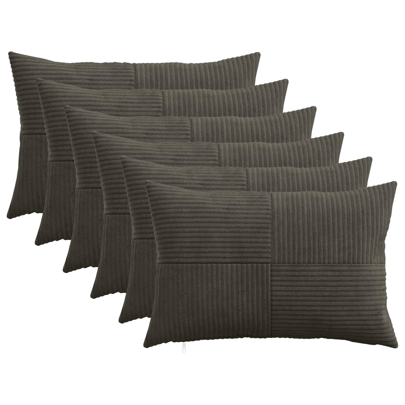 Stapel aus fünf dunkelgrauen Kordsamtbezügen mit strukturierter Patchwork-Rippung, dargestellt auf weißem Hintergrund.