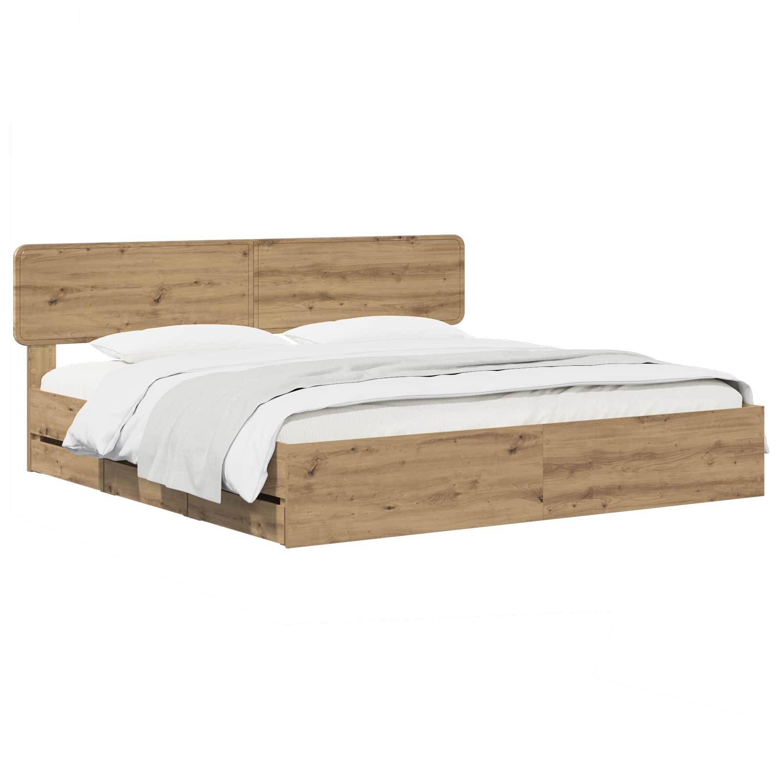 Holzbett mit Plattform und Kopfteil, mit weißer Bettwäsche bezogen, auf weißem Hintergrund abgebildet.