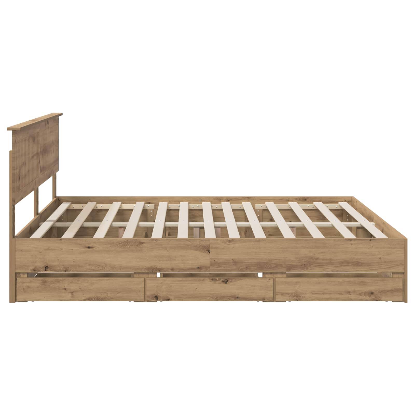 Holzbettrahmen mit Kopfteil und drei vorderen Schubladen, abgebildet ohne Matratze auf weißem Hintergrund.