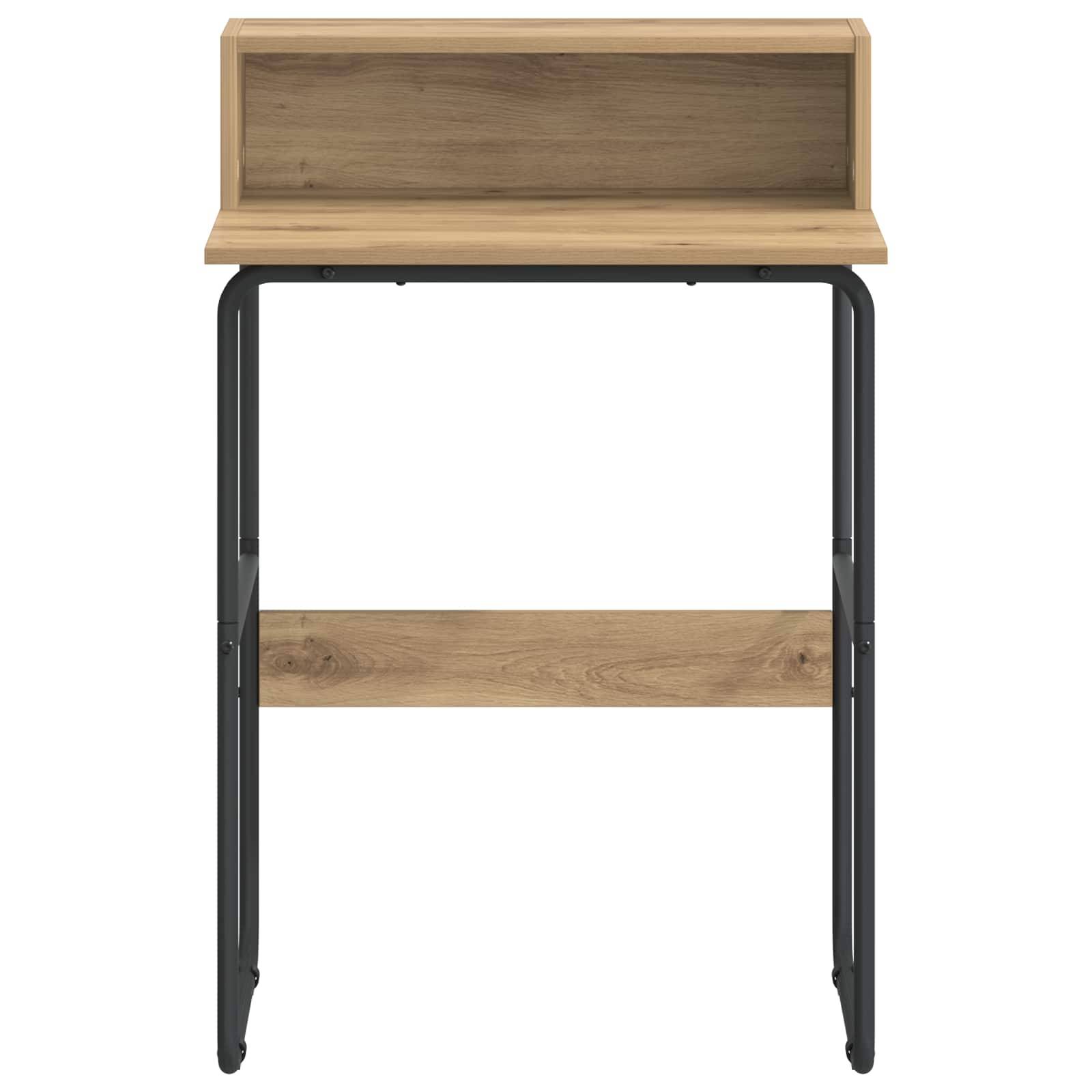 Holzschreibtisch mit Aufsatz und schwarzen Metallbeinen auf weißem Hintergrund.