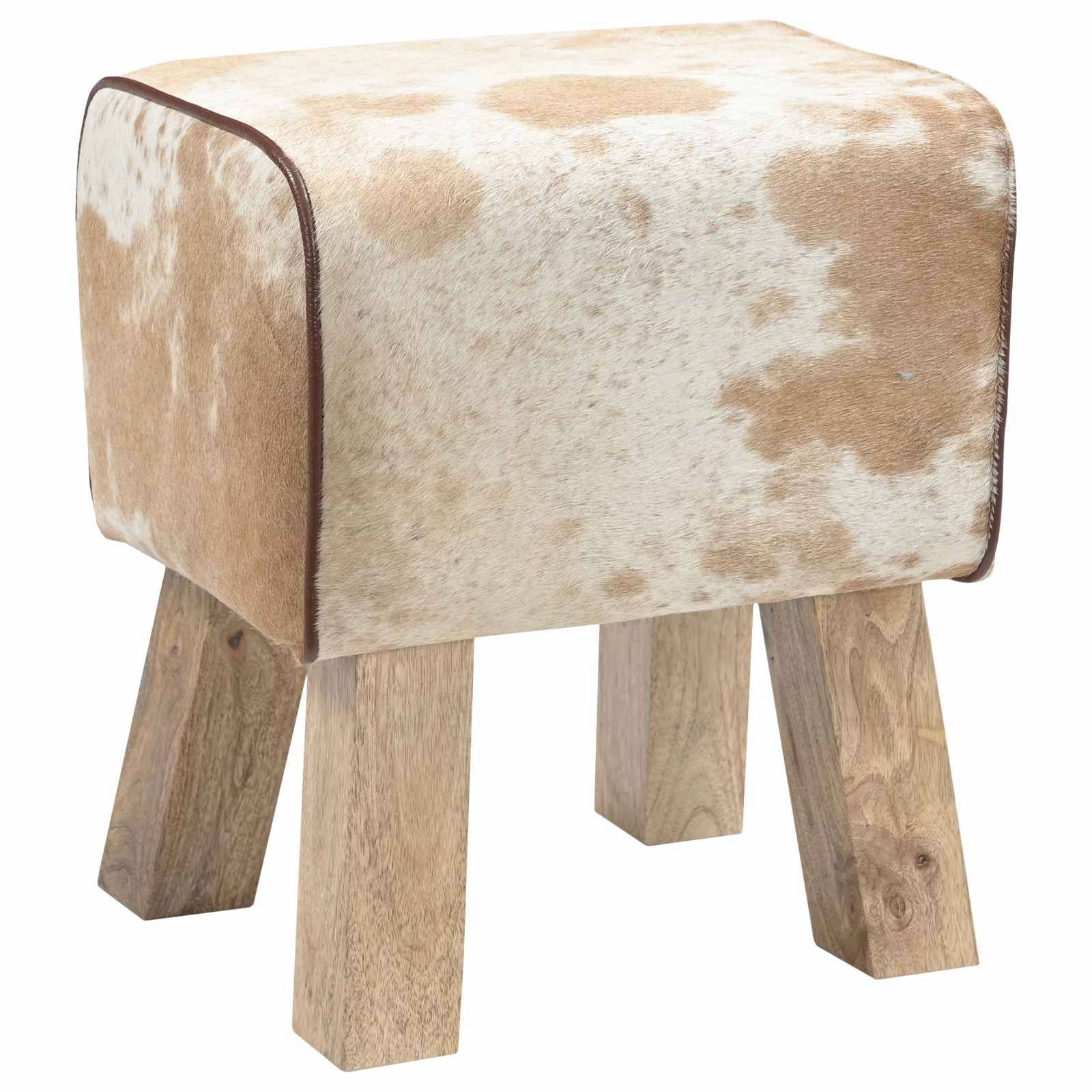 Kleiner quadratischer Ottomane-Hocker mit Rinder­leder-Polsterung in Tan und Creme sowie vier hellen Holzbeinen auf weißem Hintergrund.
