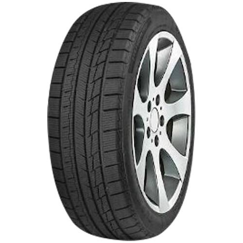 Schwarzer Autoreifen mit silberner Alufelge auf schwarzem Hintergrund.