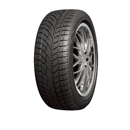 Ein schwarzer Autoreifen mit einer silbernen Leichtmetallfelge, isoliert auf schwarzem Hintergrund dargestellt.