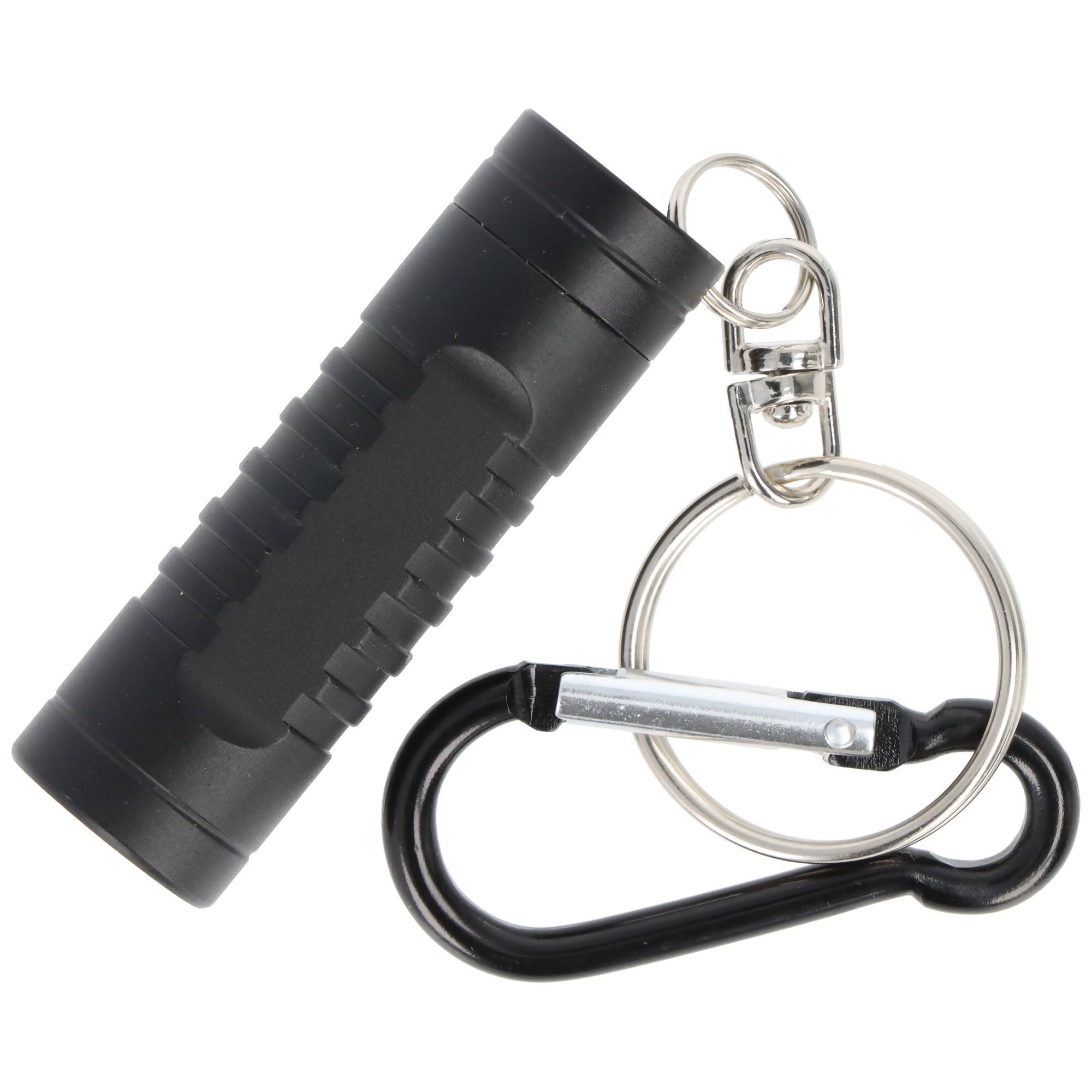 Schwarze zylindrische Schlüsselanhänger-Taschenlampe mit befestigtem silbernem Spaltring und schwarzem Karabinerhaken auf weißem Hintergrund
