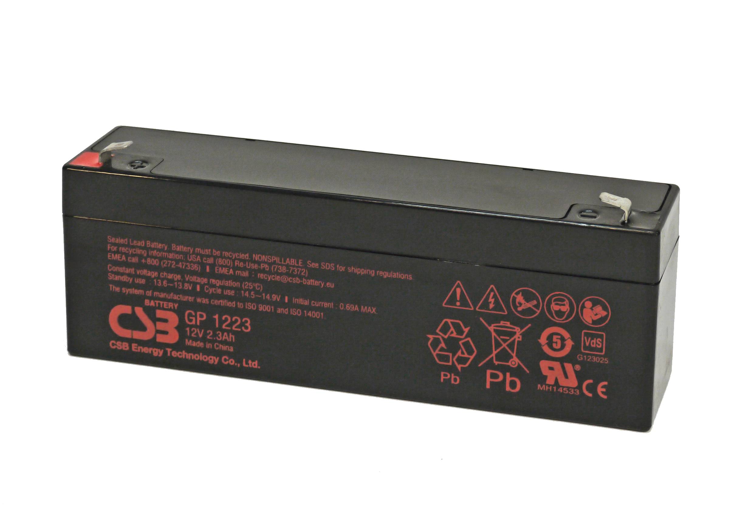 Schwarze rechteckige versiegelte Blei-Säure-Batterie mit roter und weißer Beschriftung und Metallklemmen oben, auf weißem Hintergrund dargestellt.