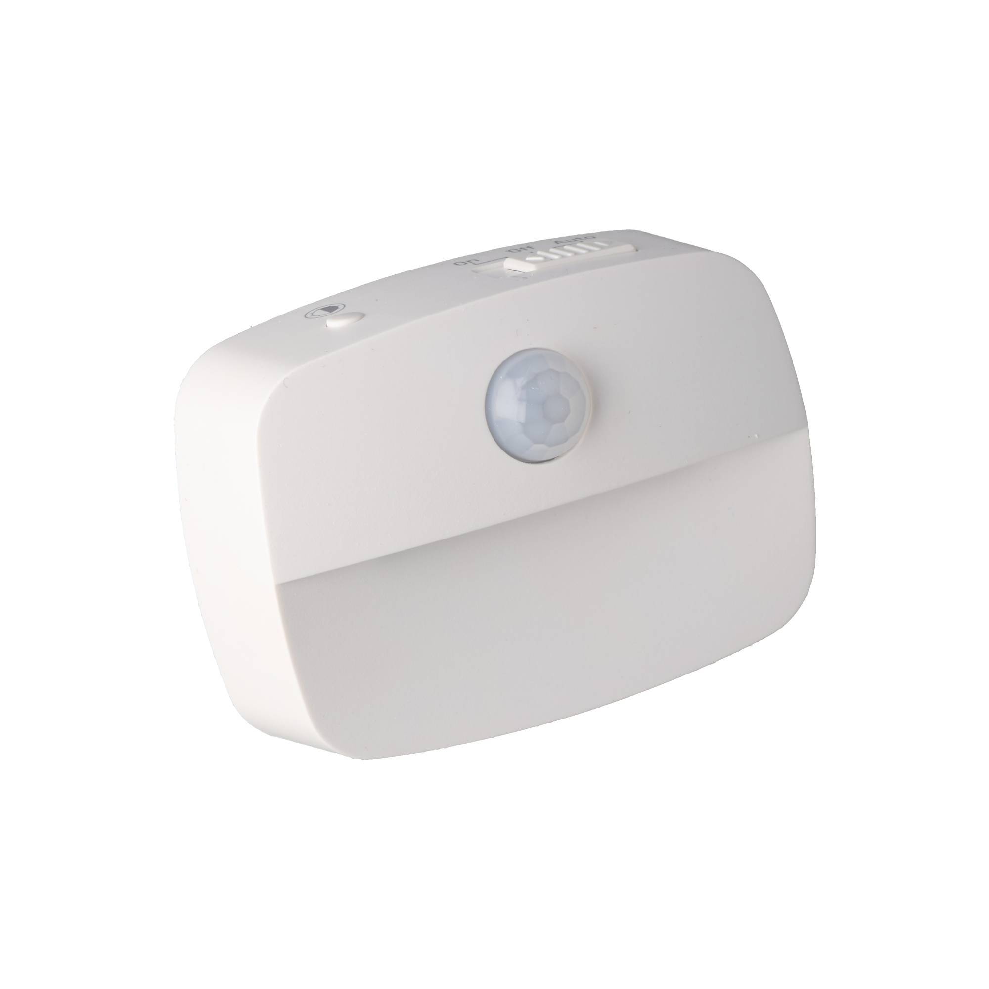 Weißes Bewegungsmelder-Gerät mit kreisförmigem PIR-Sensor und kleinen Bedienelementen oben, auf einem neutralen Hintergrund dargestellt.