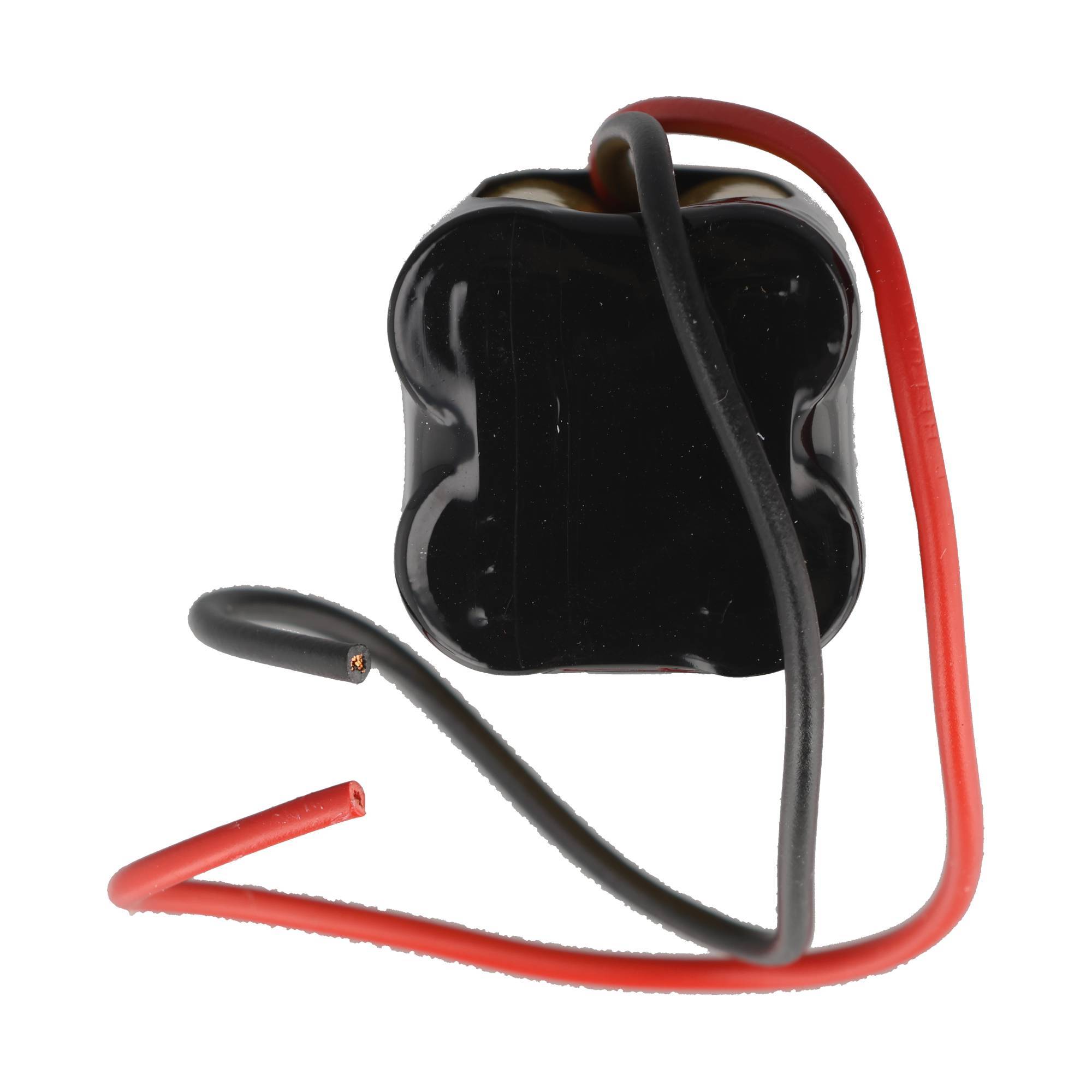 Schwarze elektronische Komponente mit roten und schwarzen Drähten, isoliert auf weißem Hintergrund dargestellt.