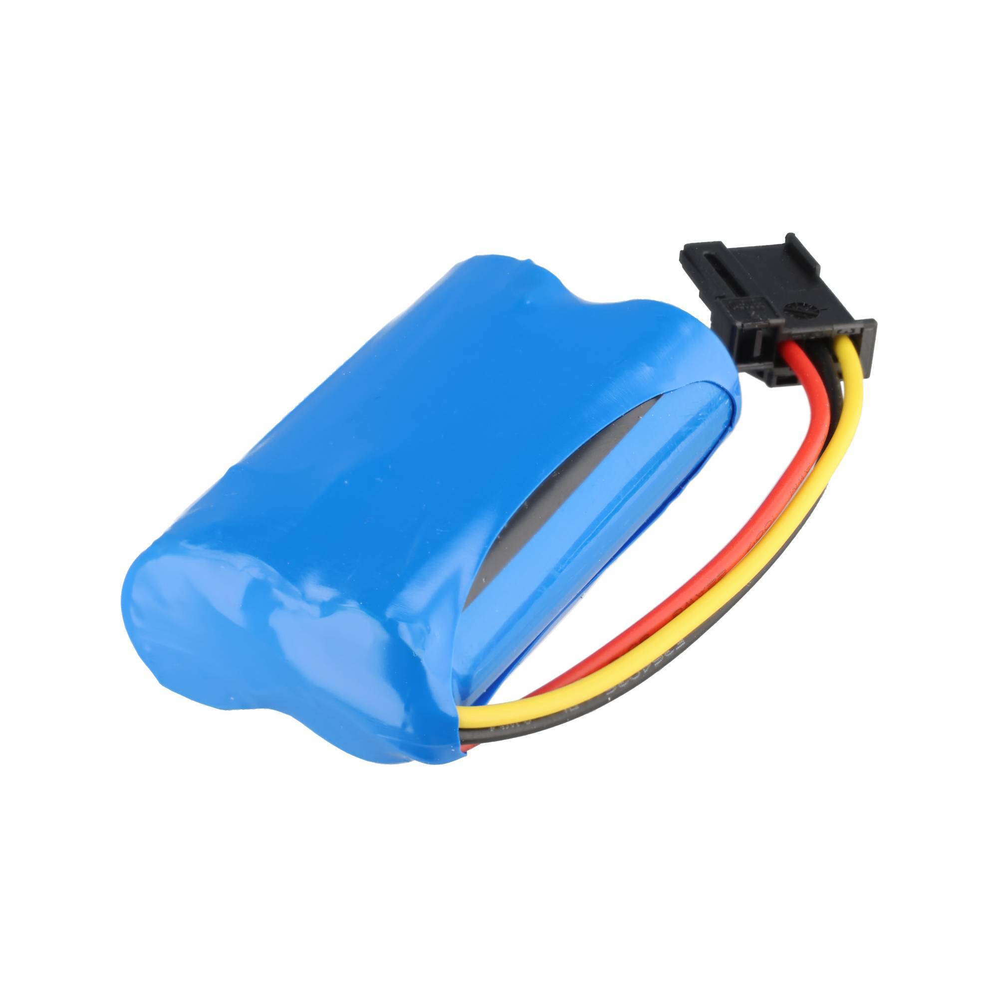 Blau verpacktes wiederaufladbares Batteriepaket mit angeschlossenem schwarzem Stecker und roten, gelben und schwarzen Drähten auf weißem Hintergrund.