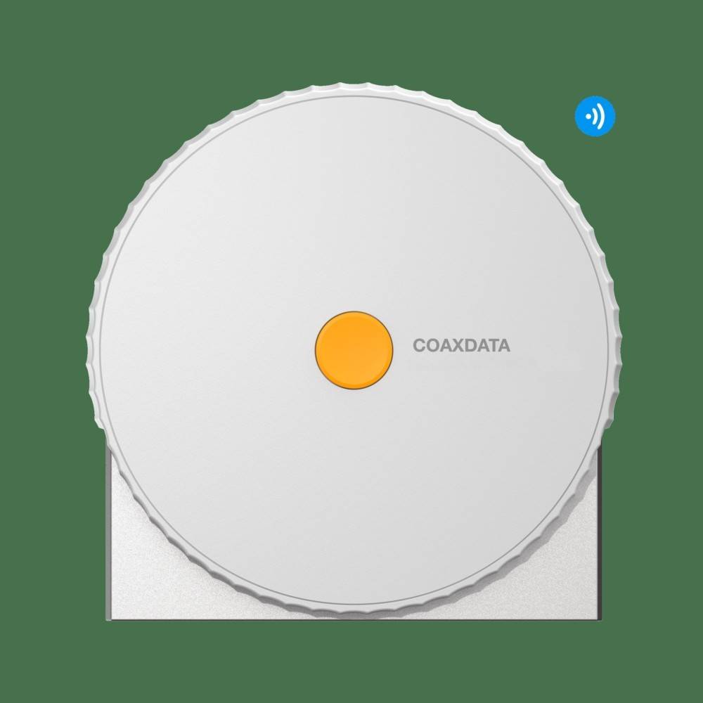 Weiße Koaxial-Kabel-Wandsteckdosenabdeckung mit orangefarbiger Mitte und „COAXDATA