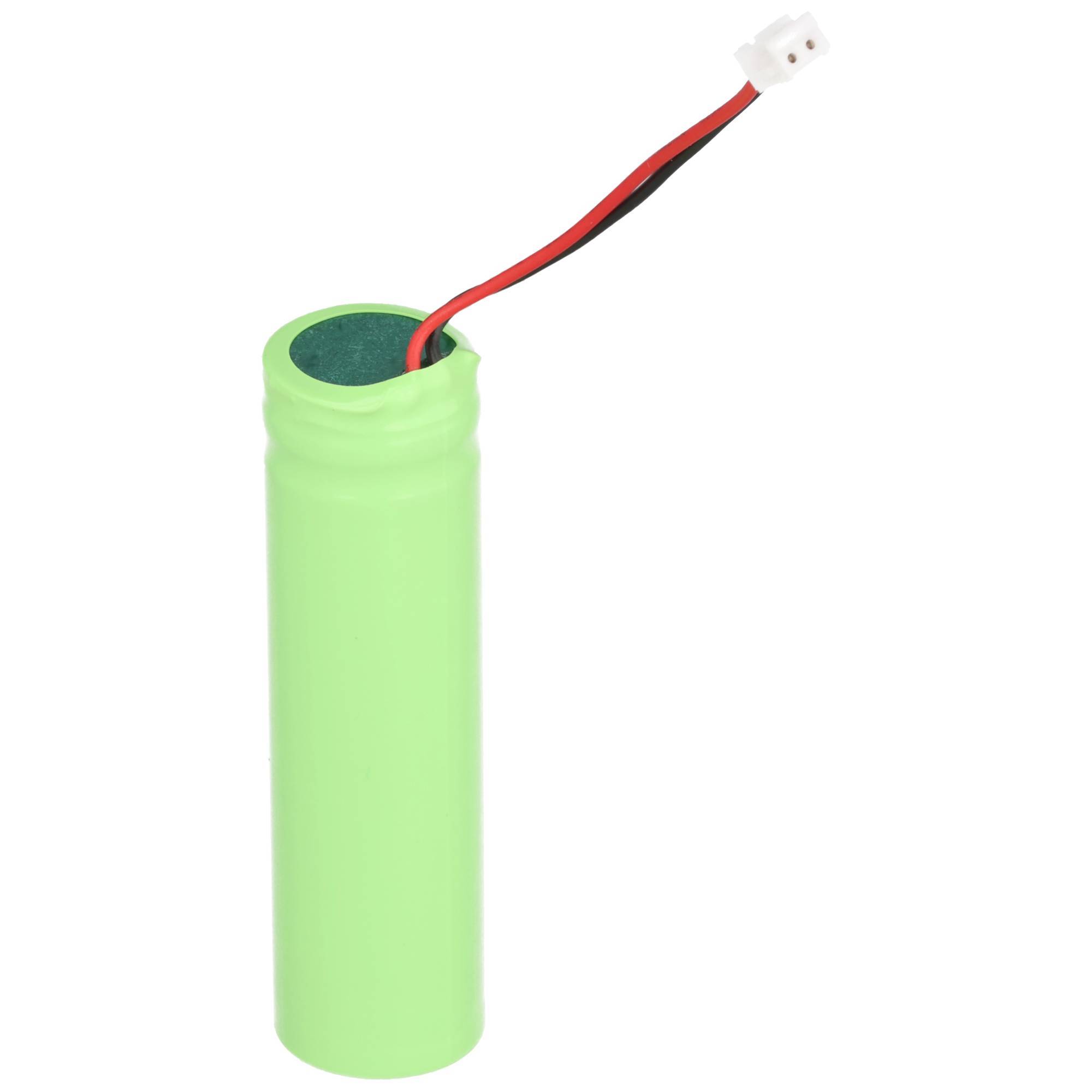 Grüne zylindrische aufladbare Batteriezelle mit roten und schwarzen Drähten, die in einem kleinen weißen Stecker enden.