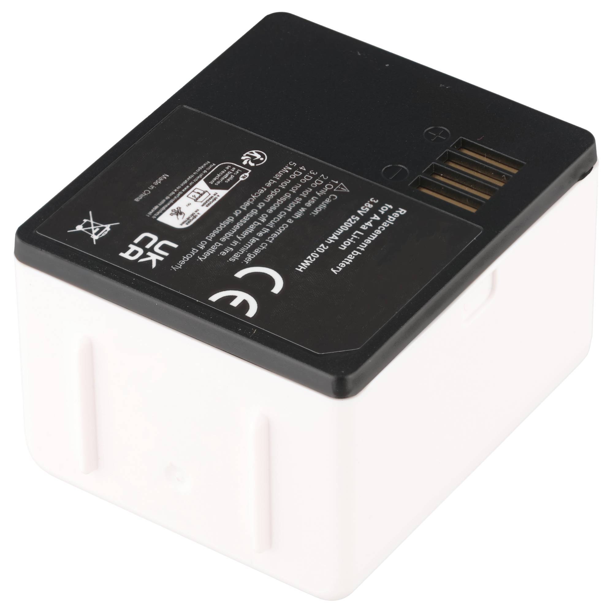 Weißes wiederaufladbares Batteriepack mit schwarzer Oberseite, das mit 