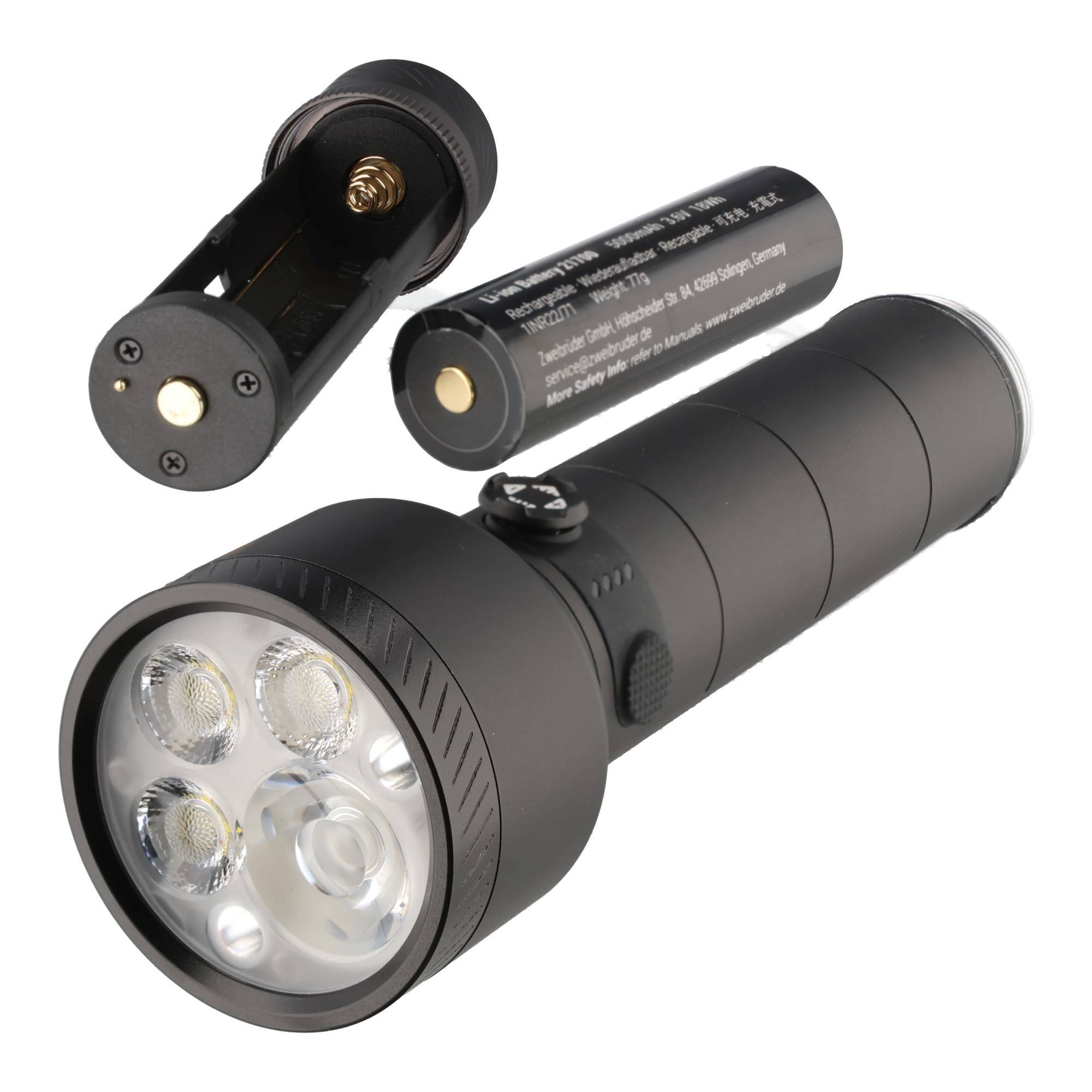 Schwarze LED-Taschenlampe mit drei AA-Batterien abgebildet, einschließlich einer Batterie, die in die offene Rückkappe eingefügt ist.
